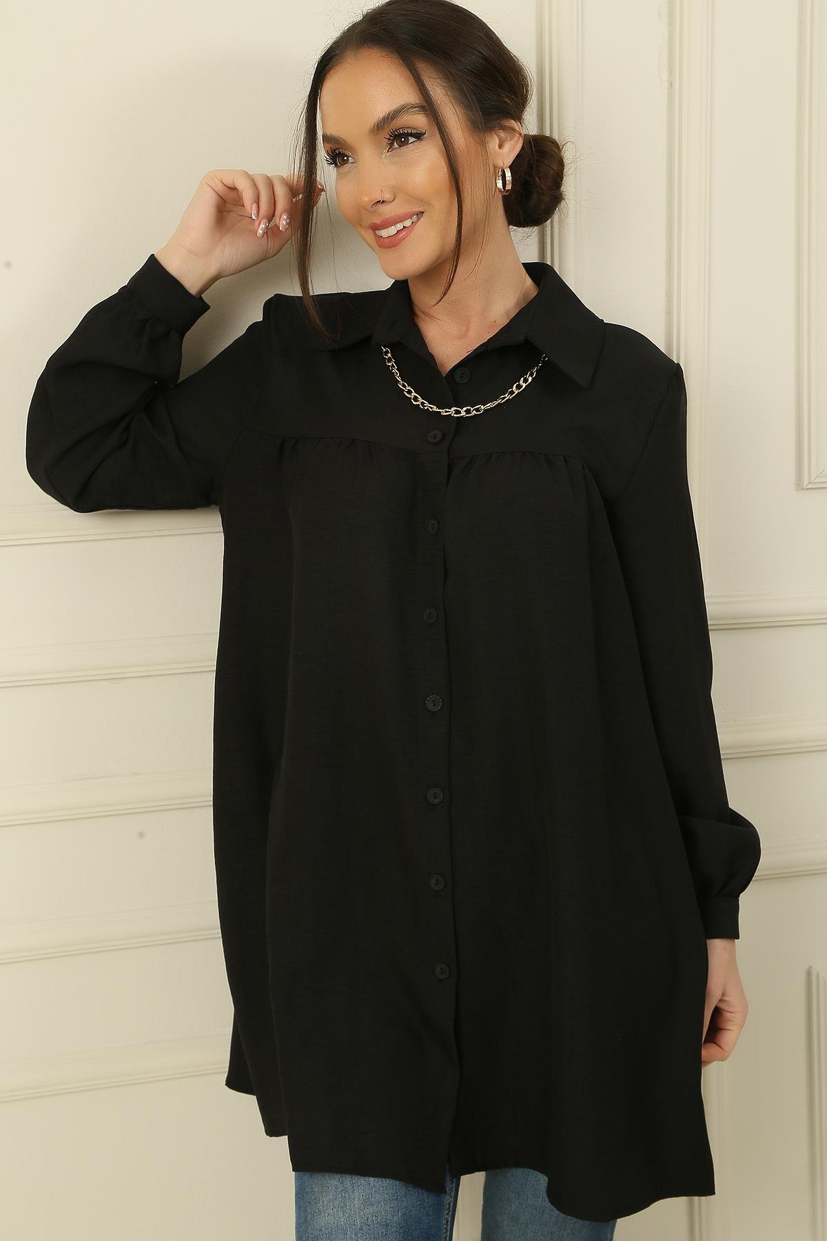 S-24K4160001Önü Robalı Zincir Kolyeli Büzgülü Gömlek