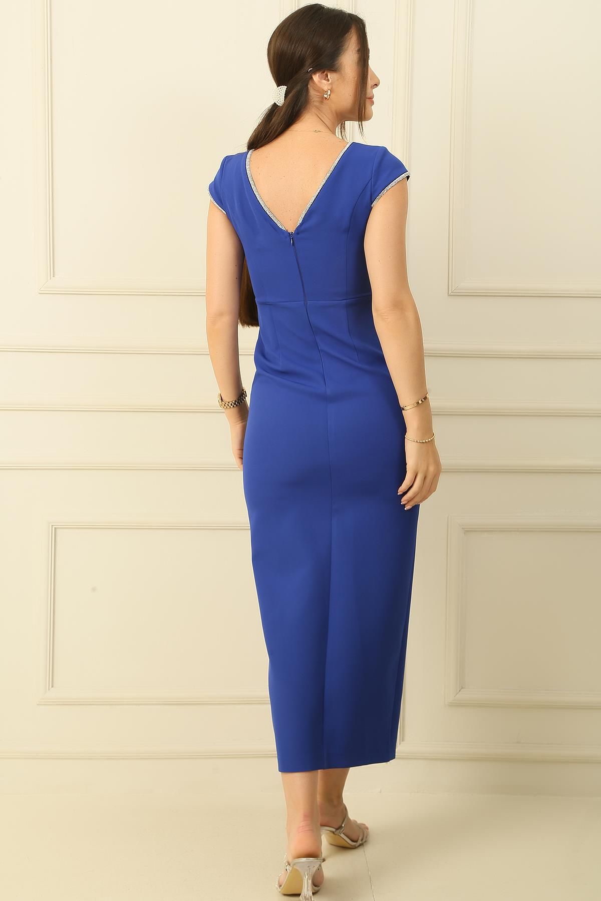 S-24Y0230016V Yaka Double Tırnak Kol Ortası Taşlı Yırtmaçlı Elbise