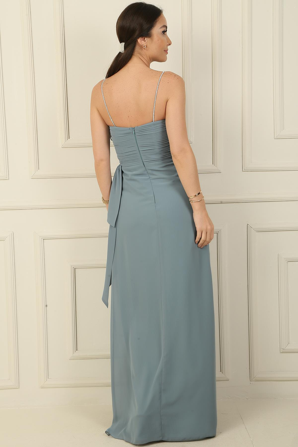 S-24Y0230018Parlak İnce Askılı Önü Drapeli Yanı Mendilli Astarlı Şifon Uzun Elbise