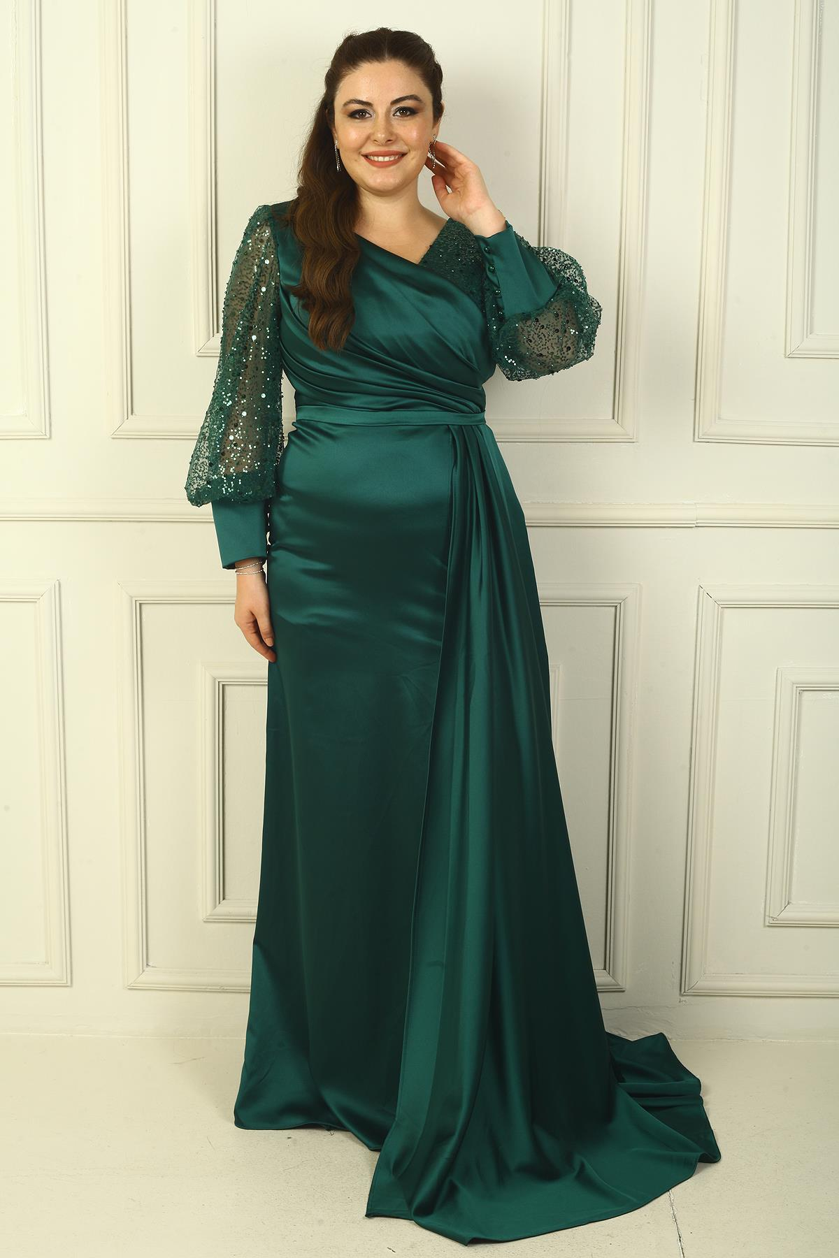 S-24Y0230032Göğsü Ve Yakası Boncuk İşlemeli Astarlı Büyük Beden Uzun Saten Abiye Elbise