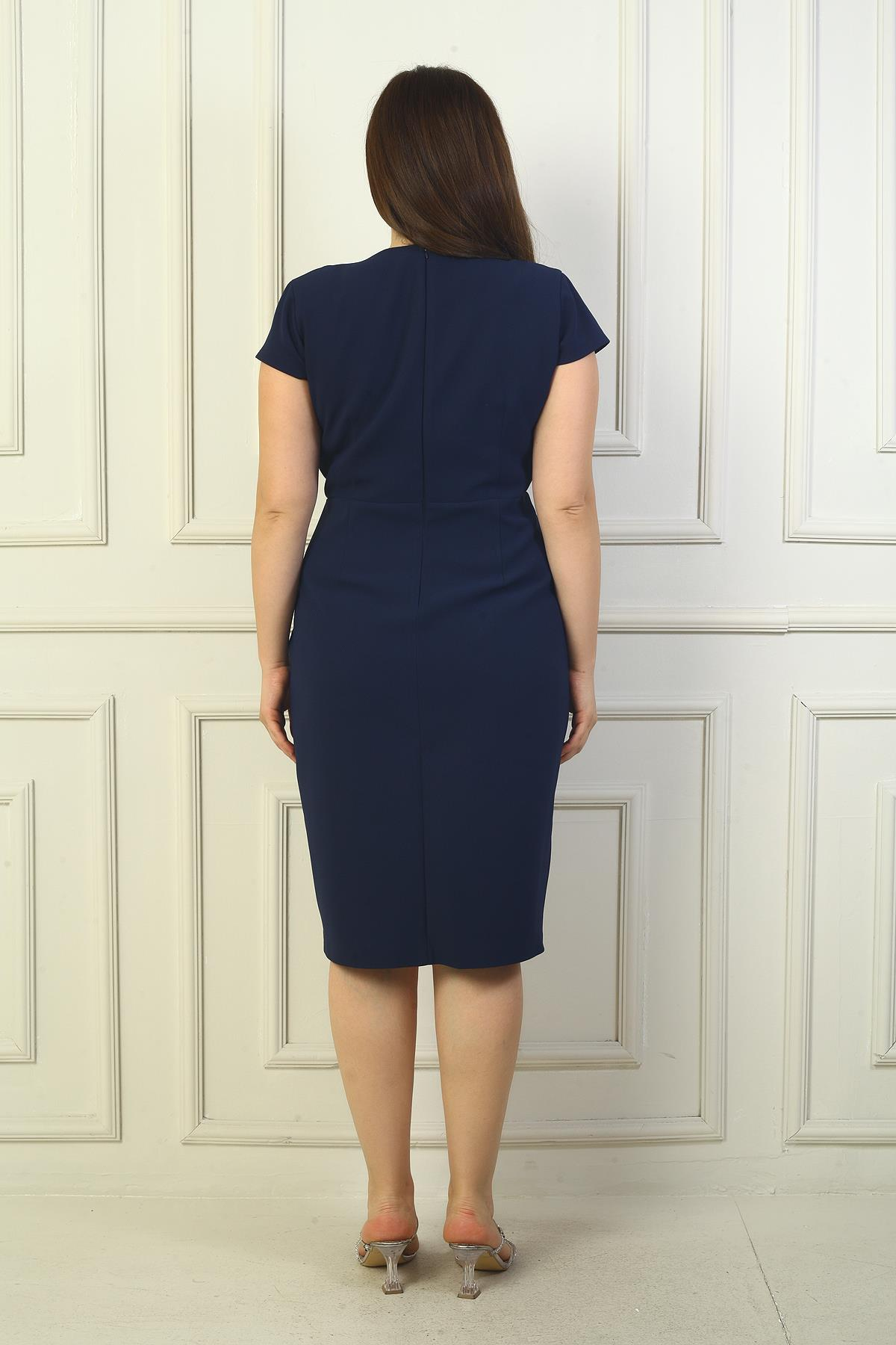 S-24Y0230040Kadın Kruvaze Yaka Yarım Ay Kollu Taş Detaylı Önü Yırtmaçlı B.B. Elbise