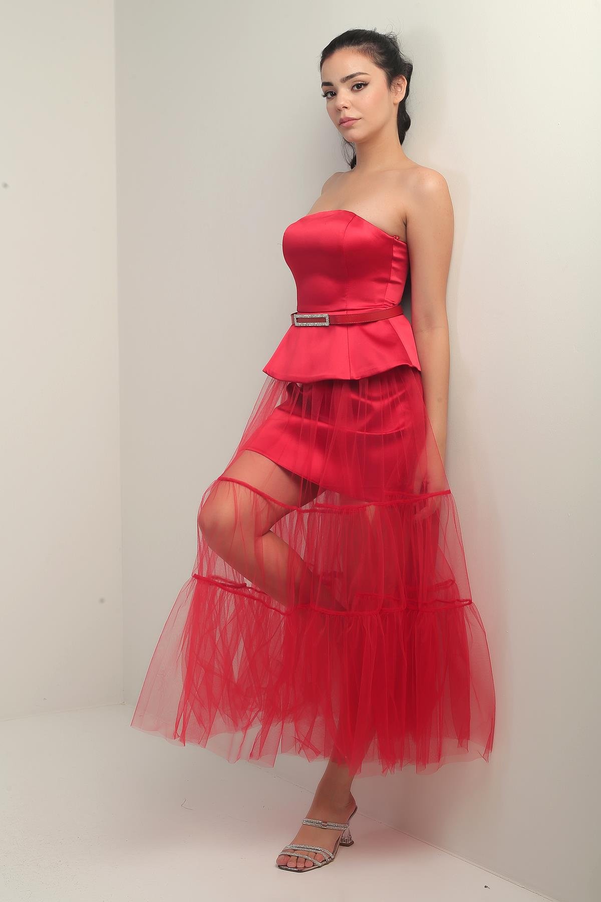 S-24Y0230049Kadın Straplez Eteği Tül Üstü Saten Astarlı Kemerli Elbise