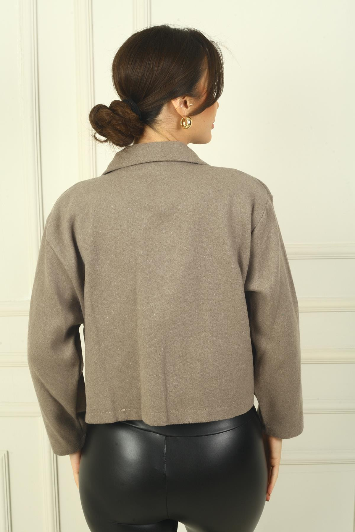 S-24Y0250001Kadın Torba Cepli Düğmeli Kısa Kaşe Mont