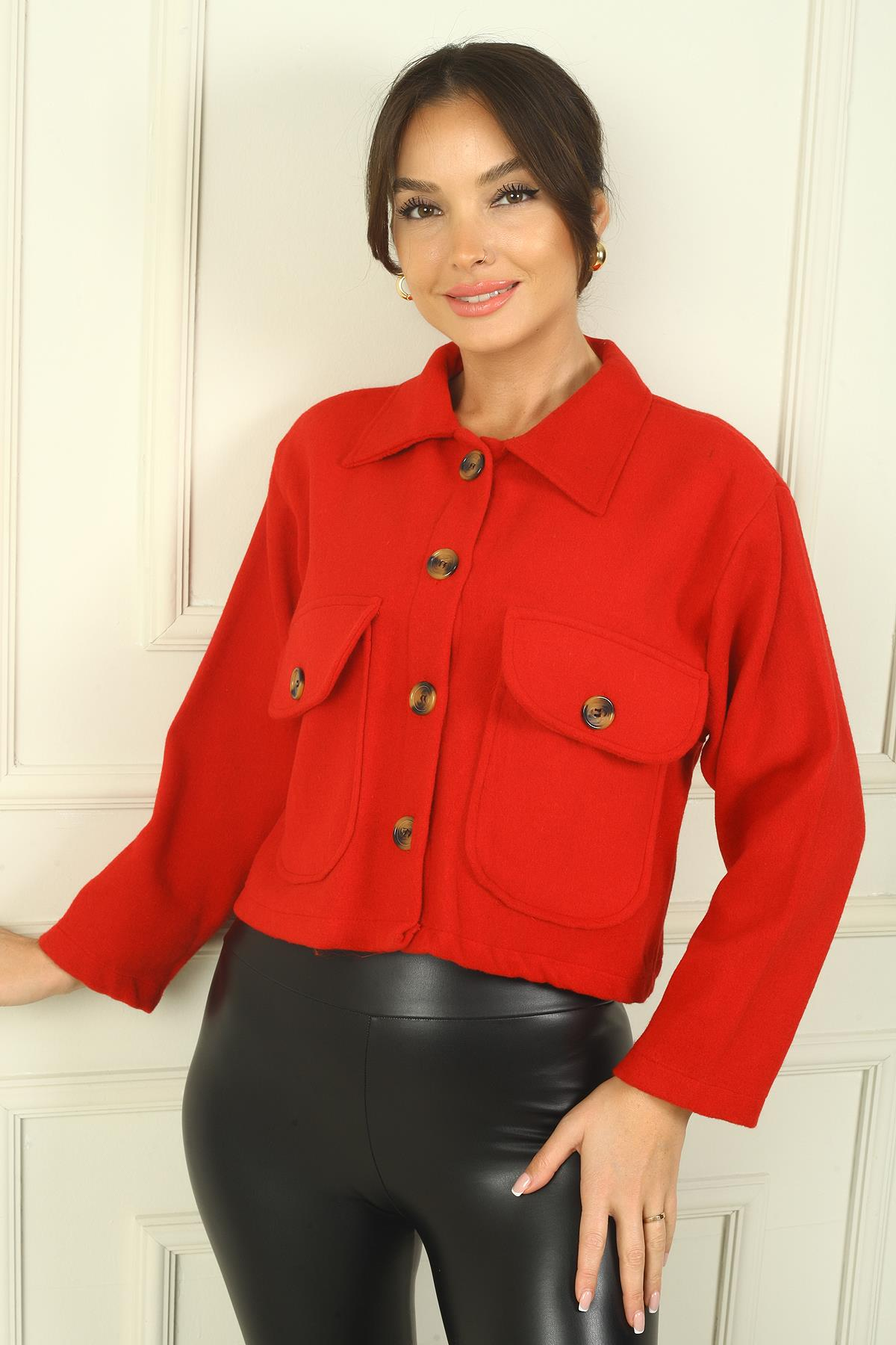 S-24Y0250001Kadın Torba Cepli Düğmeli Kısa Kaşe Mont