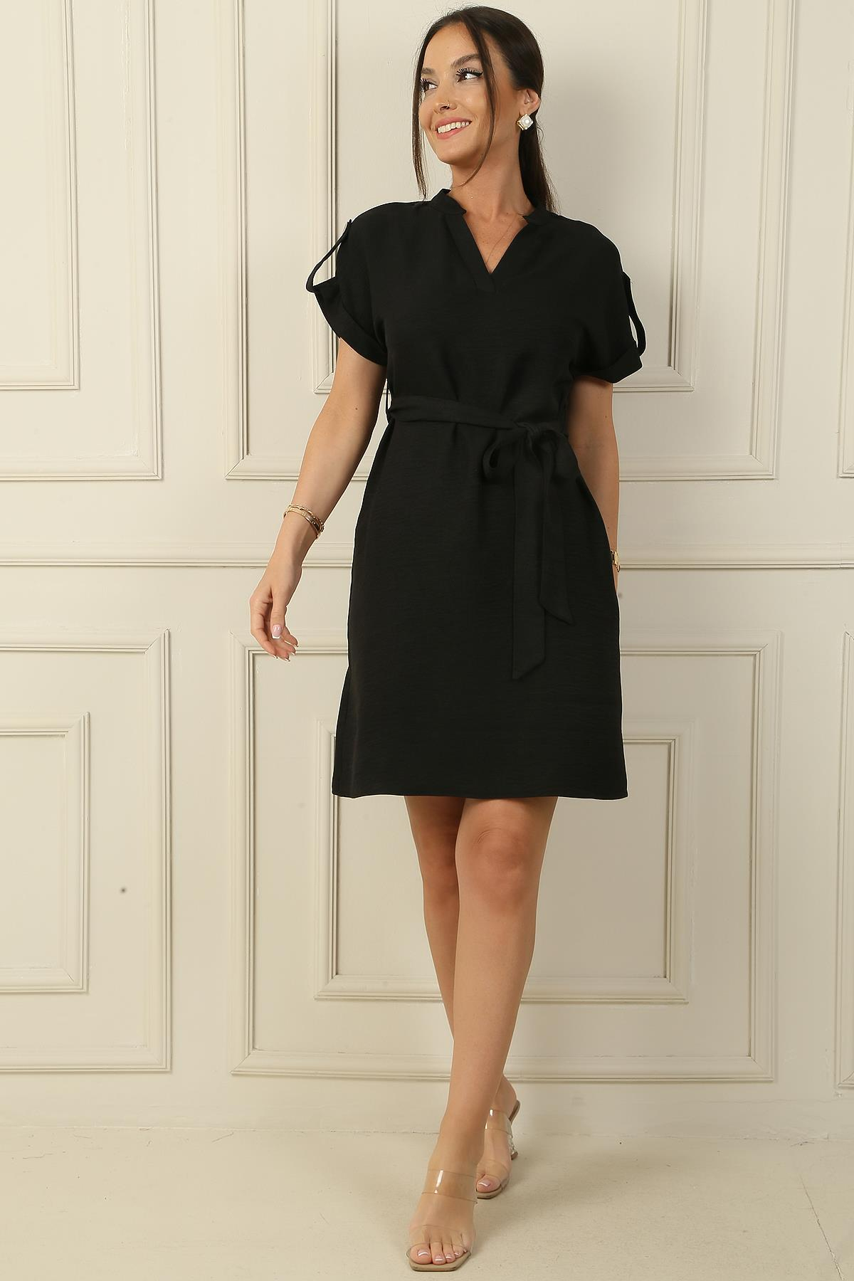 S-24Y0840006Linen Dress with Sleeves and a Belted Waist