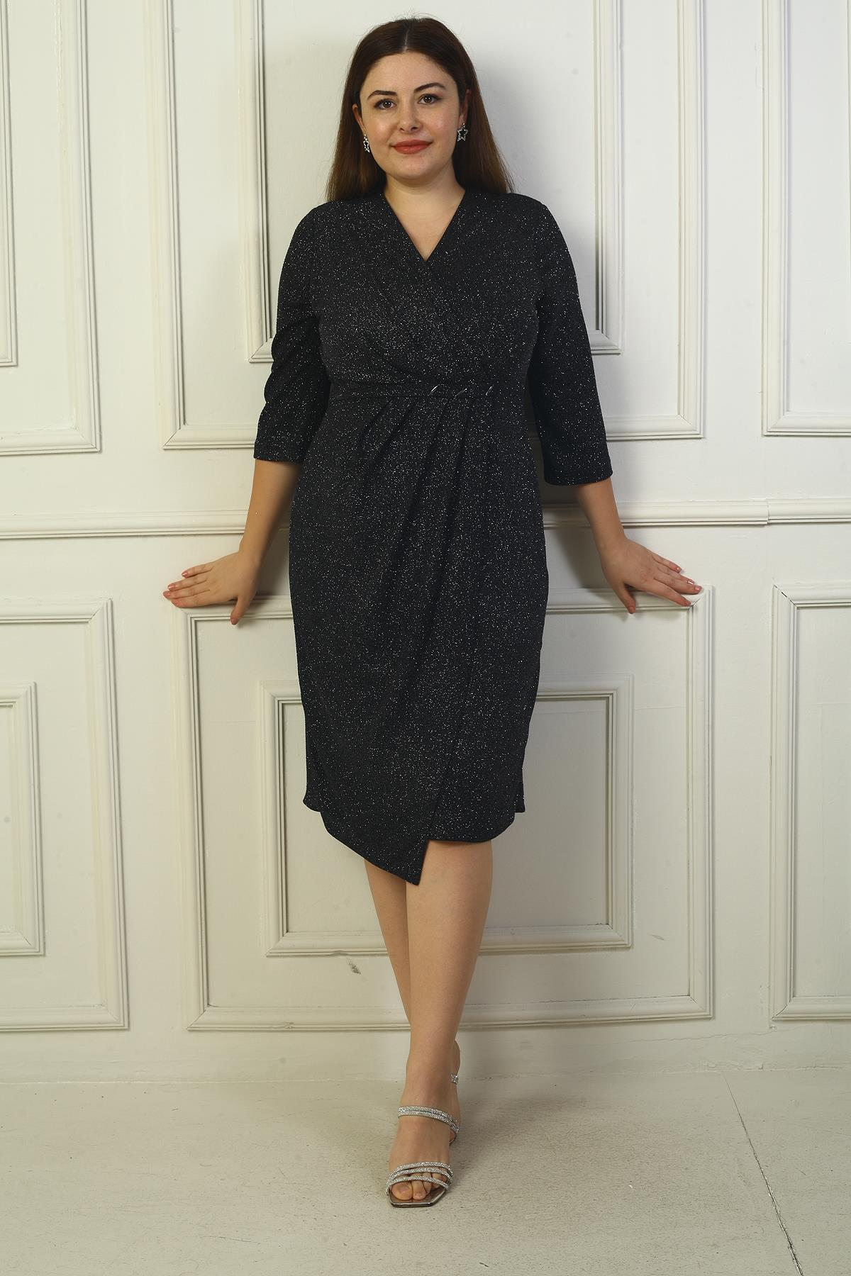 S-24Y0910004Kadın Kruvaze Yaka Uzun Kollu Astarlı Pileli Beli Aksesuar Detaylı Büyük Beden Simli Kısa Elbise