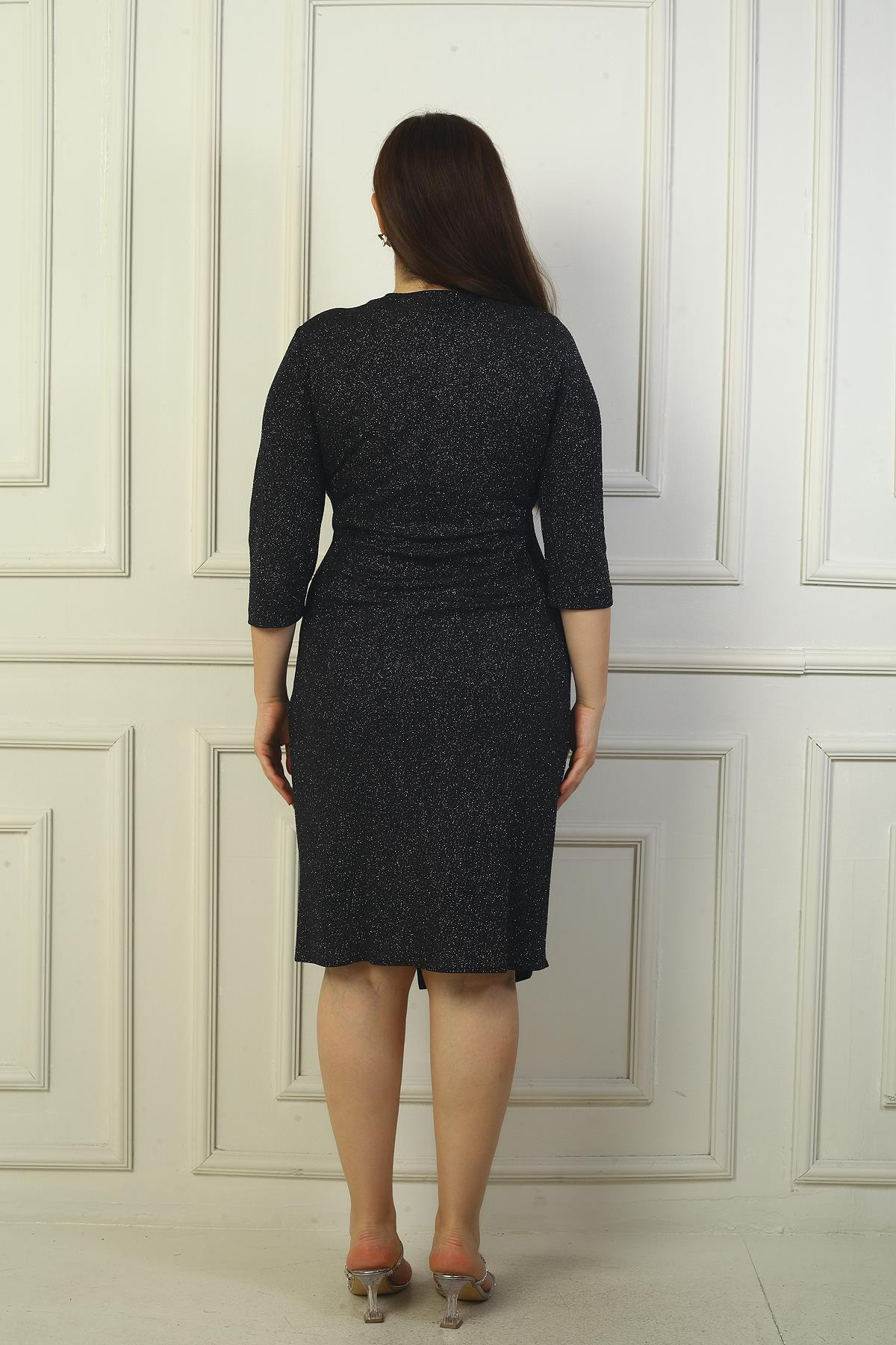 S-24Y0910004Kadın Kruvaze Yaka Uzun Kollu Astarlı Pileli Beli Aksesuar Detaylı Büyük Beden Simli Kısa Elbise