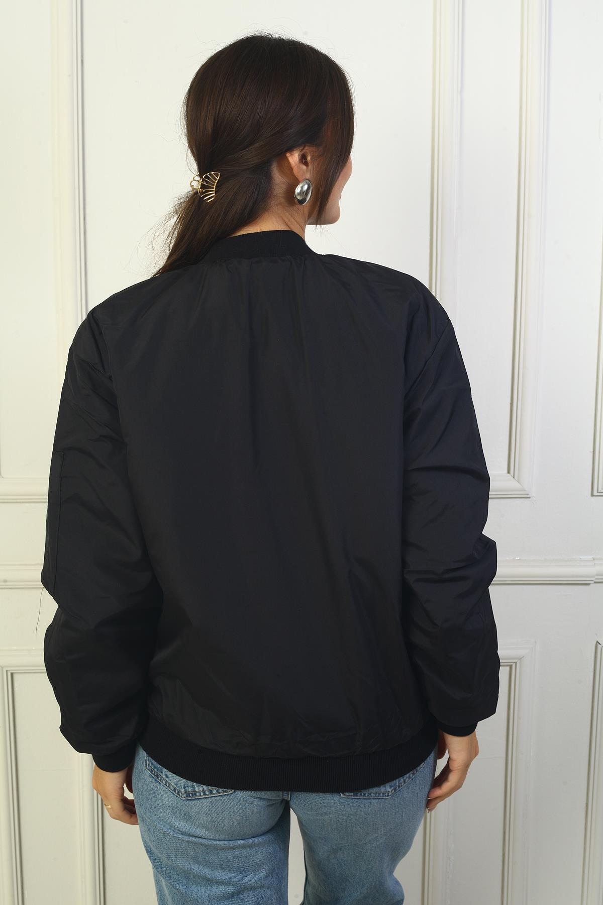 S-24Y1030012Yuvarlak Yaka Önü Fermuarlı Kol Cepli Mont