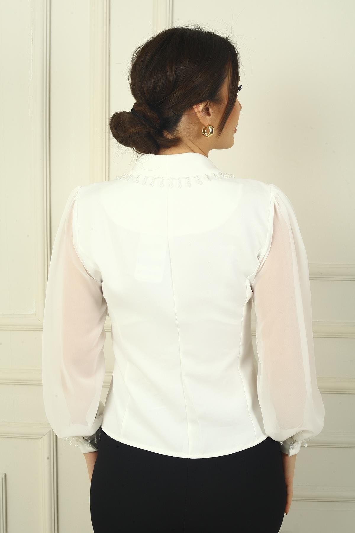 S-24Y1030023Kadın Kruvaze Yaka Şifon Uzun Kollu Boncuk Detaylı Düğmeli Bluz