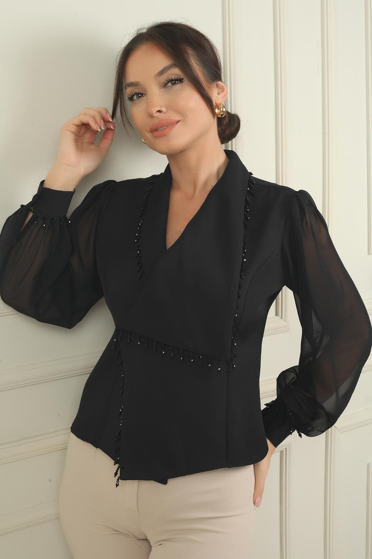 S-24Y1030023Kadın Kruvaze Yaka Şifon Uzun Kollu Boncuk Detaylı Düğmeli Bluz