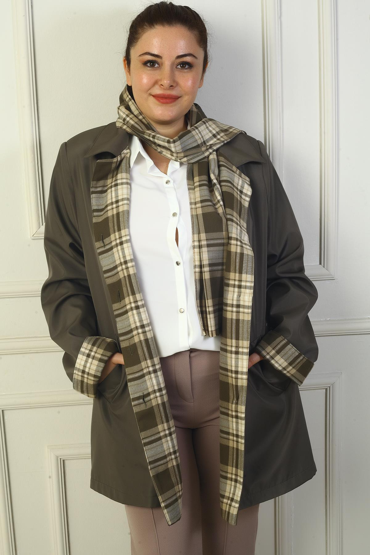 S-24Y1040011Kadın Önü Gizli Düğmeli Cepli Kruvaze Yaka Kaban