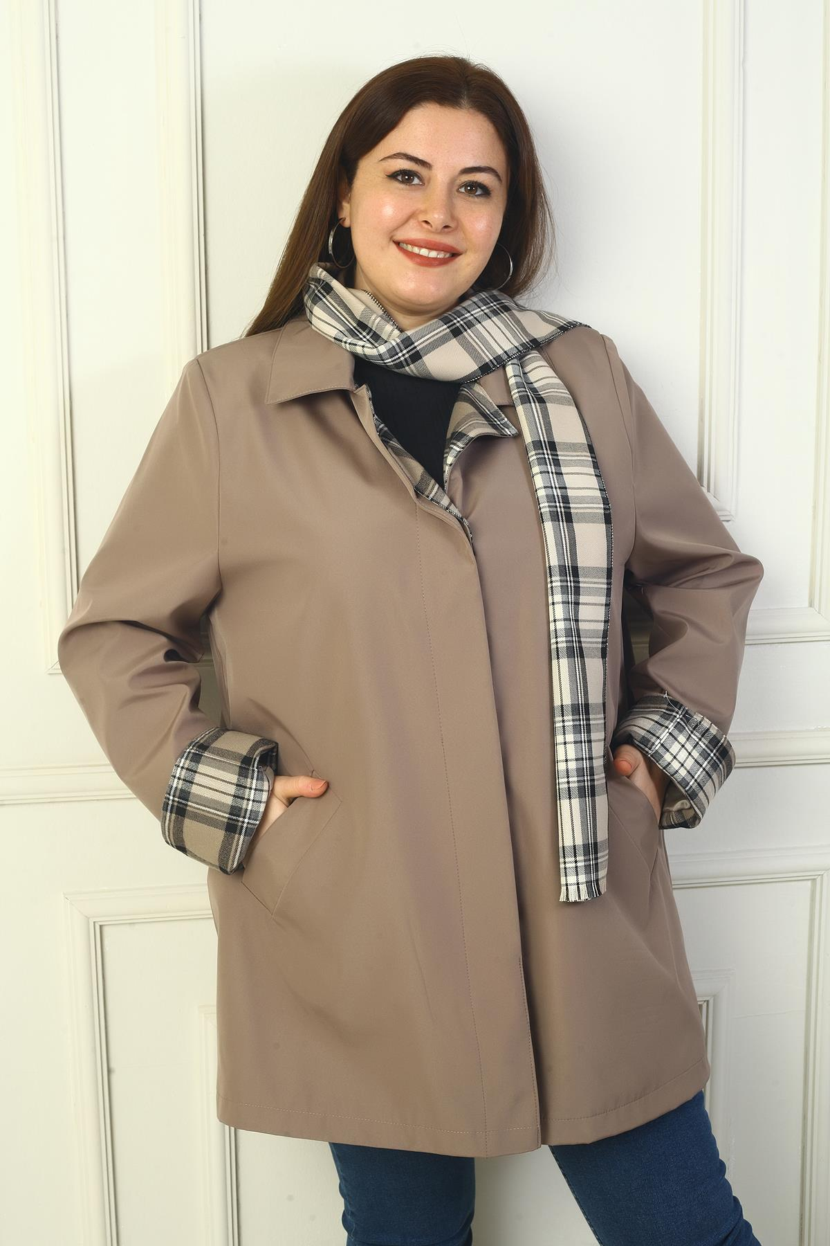 S-24Y1040011Kadın Önü Gizli Düğmeli Cepli Kruvaze Yaka Kaban