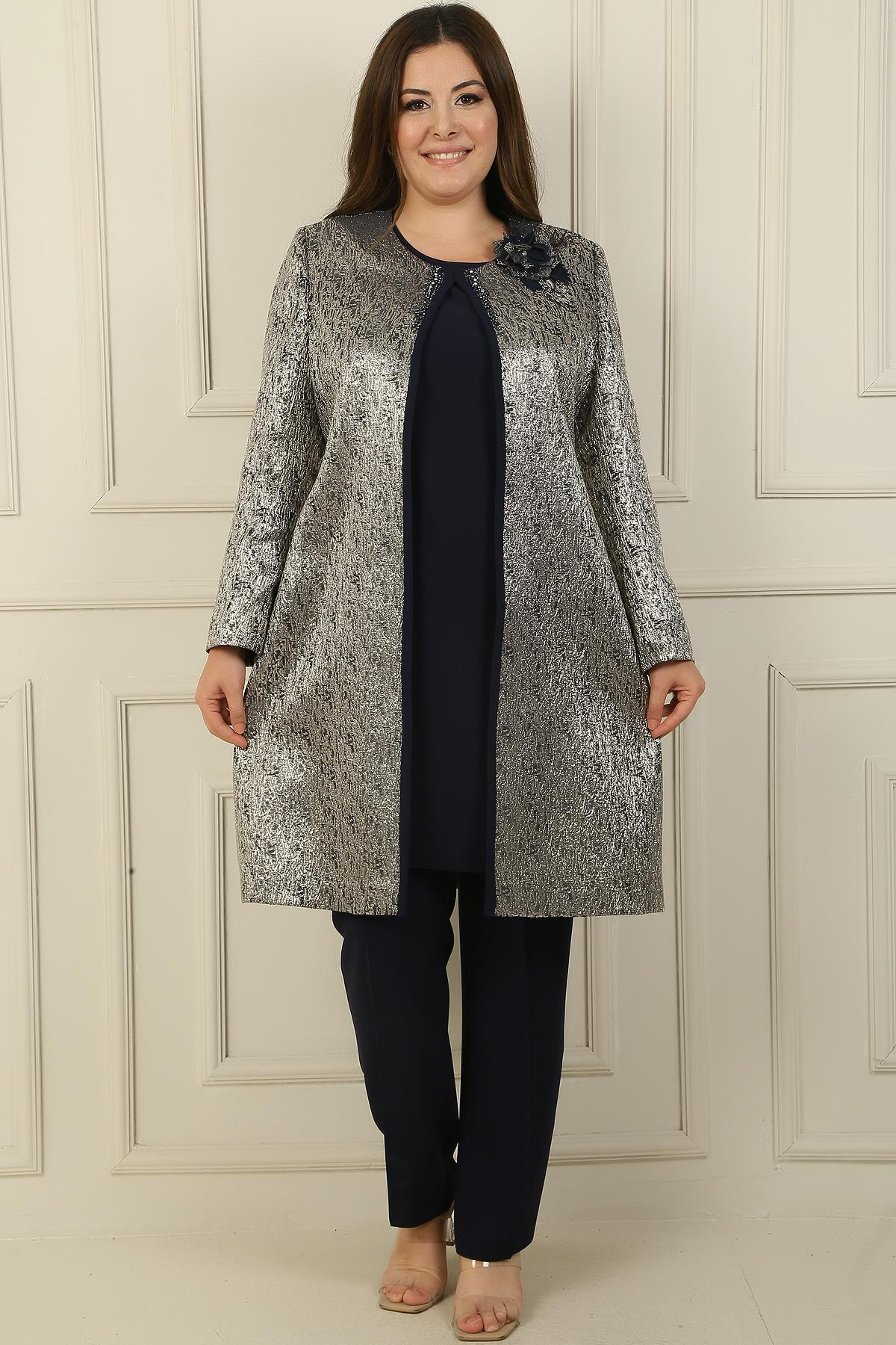 S-24Y1190001Kolsuz Yanları Yırtmaçlı Bluz Boncuk Detaylı Astarlı Uzun Jakarlı Ceket Pantolon Büyük Beden 3'lü Takım