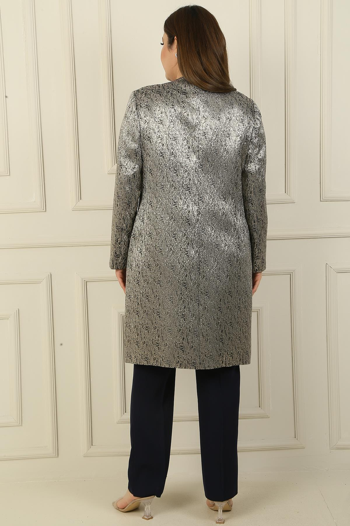 S-24Y1190001Kolsuz Yanları Yırtmaçlı Bluz Boncuk Detaylı Astarlı Uzun Jakarlı Ceket Pantolon Büyük Beden 3'lü Takım