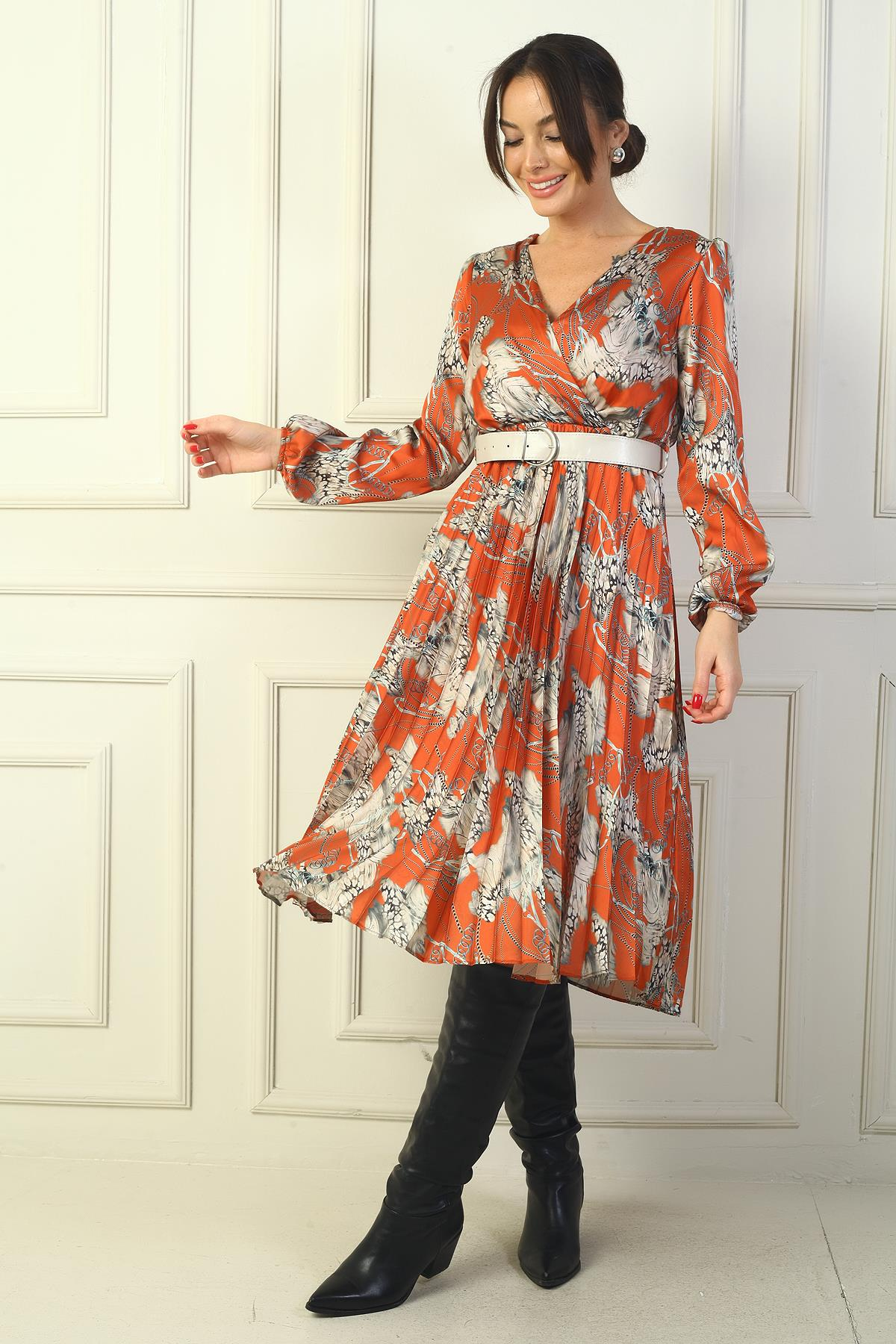 S-24Y1520006Kruvaze Yaka Astarlı Beli Kemerli Leopar Desen Pileli Saten Elbise