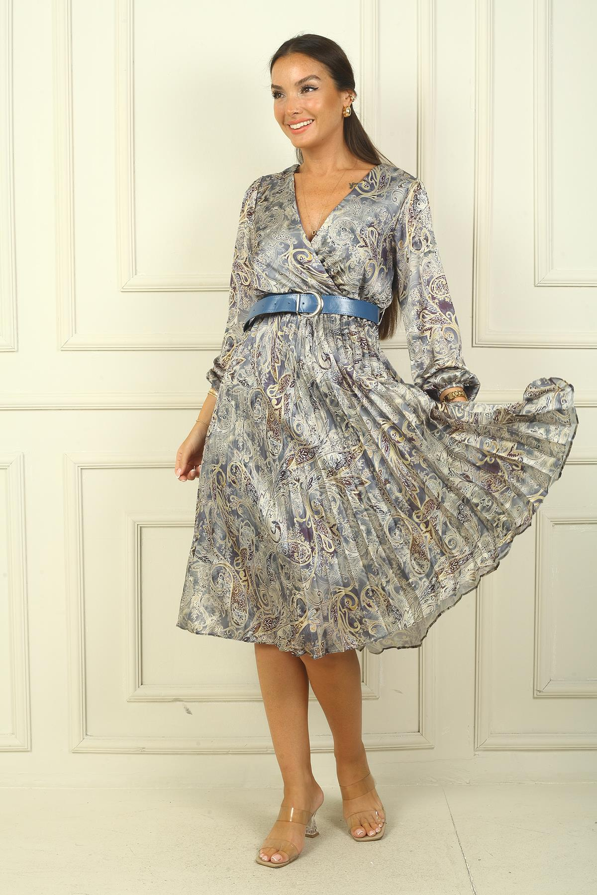 S-24Y1520036Kadın Kruvaze Yaka Beli Kemerli Astarlı Şal Desen Piliseli Saten Elbise