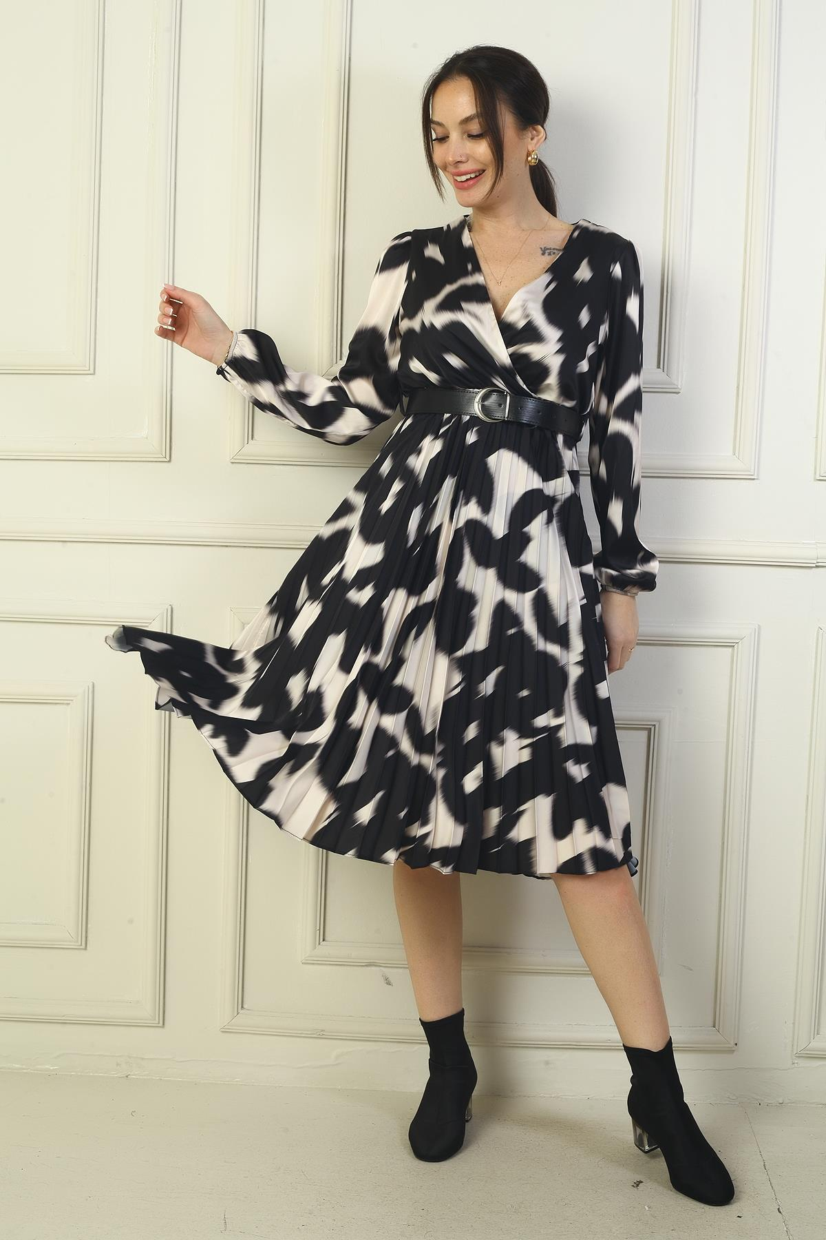 S-24Y1520061Kadın Kruvaze Yaka Astarlı Beli Kemerli Piliseli Desenli Midi Saten Elbise