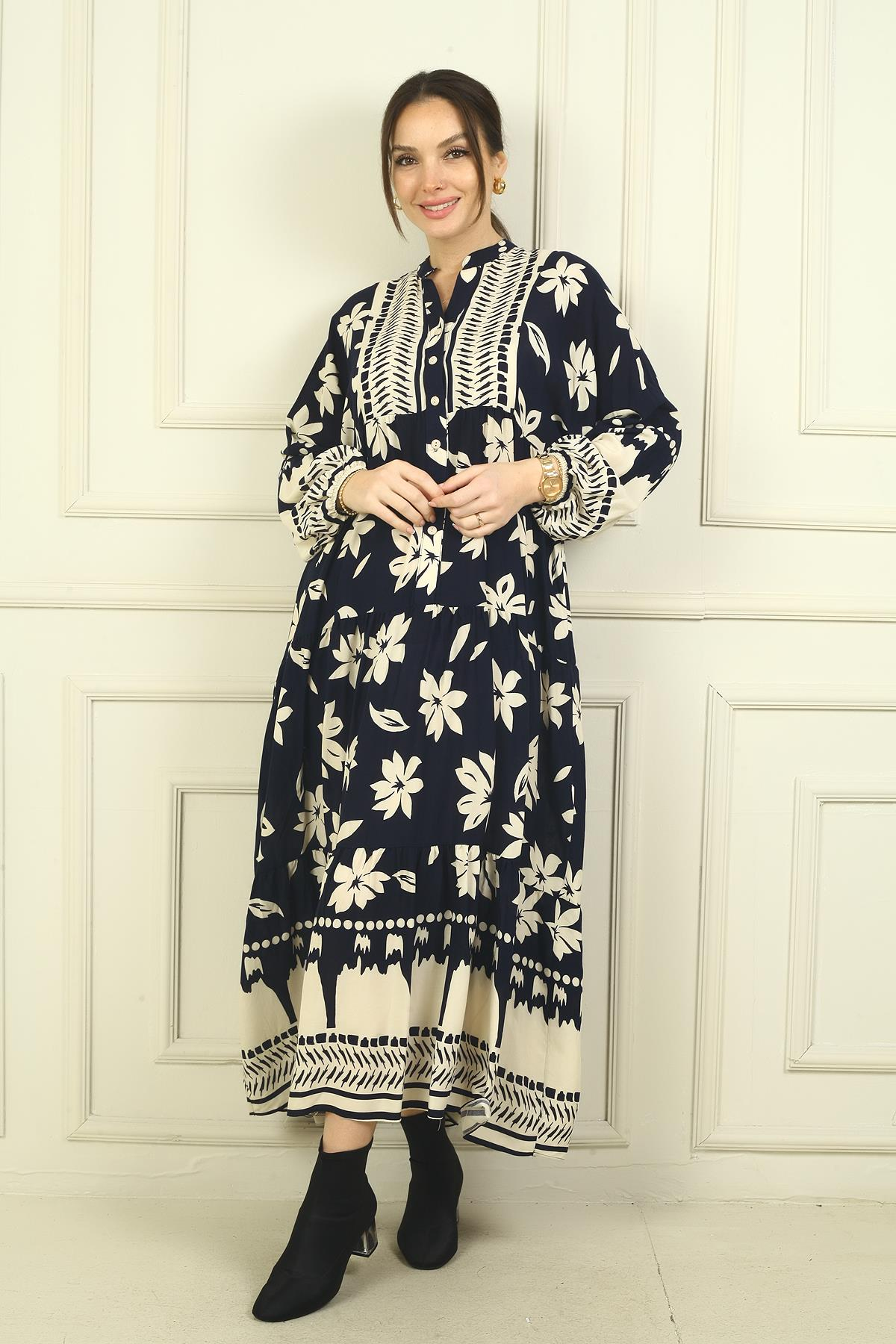 S-24Y1520063Kadın Önü Yarım Düğmeli Çiçek Desenli Fırfırlı Oversize Uzun Elbise