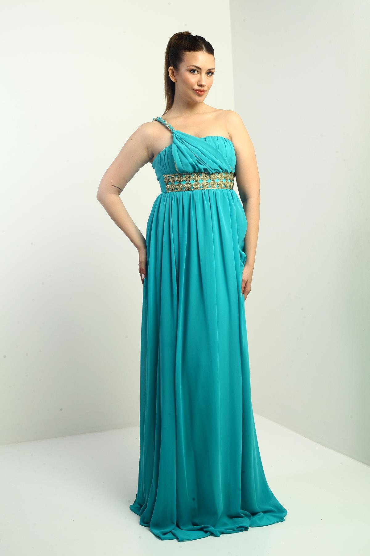 S-24Y1650001Kadın Tek Omuz Askılı Önü Hasır Astarlı Şifon Uzun Elbise