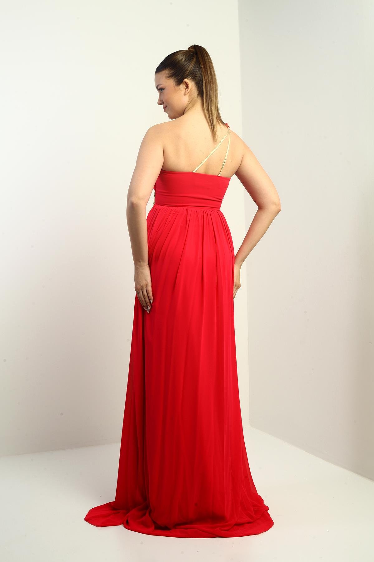 S-24Y1650001Kadın Tek Omuz Askılı Önü Hasır Astarlı Şifon Uzun Elbise