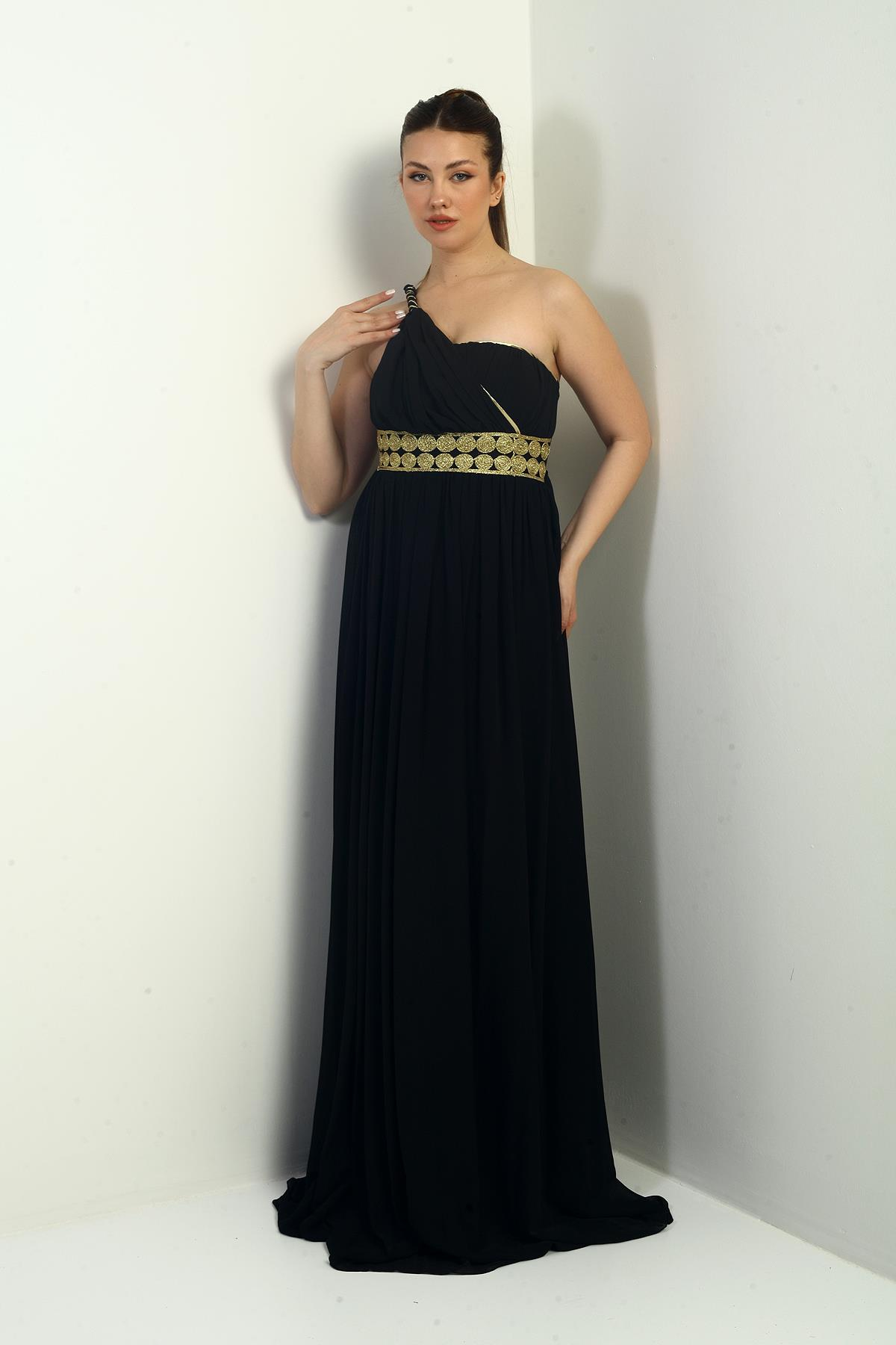 S-24Y1650001Kadın Tek Omuz Askılı Önü Hasır Astarlı Şifon Uzun Elbise