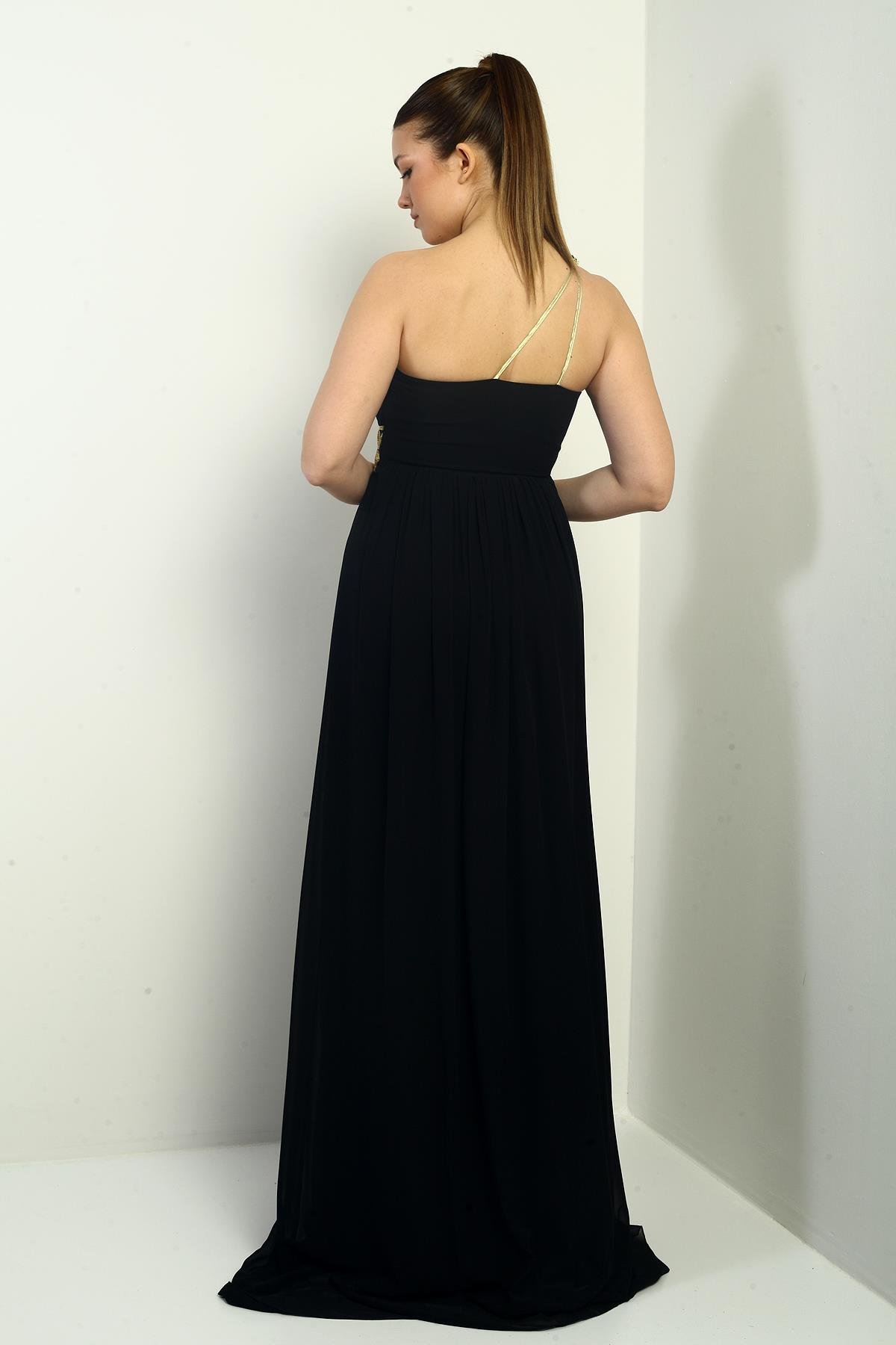 S-24Y1650001Kadın Tek Omuz Askılı Önü Hasır Astarlı Şifon Uzun Elbise