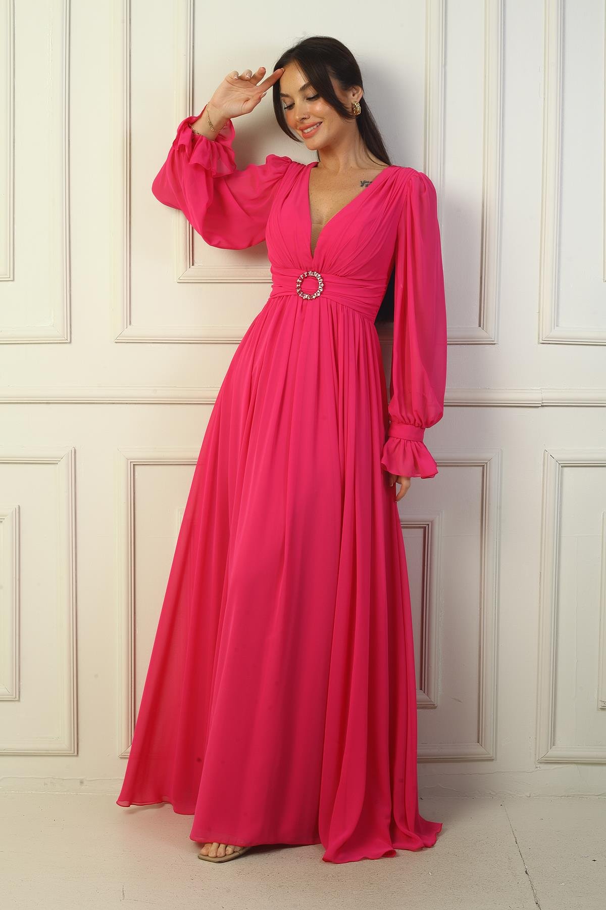 S-24Y1650002Kadın V Yaka Beli Tokalı Astarlı Şifon Uzun Abiye Elbise