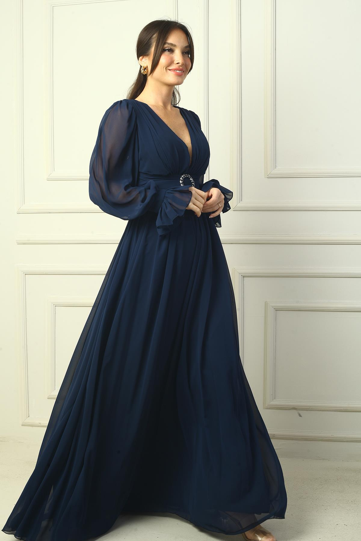 S-24Y1650002Kadın V Yaka Beli Tokalı Astarlı Şifon Uzun Abiye Elbise