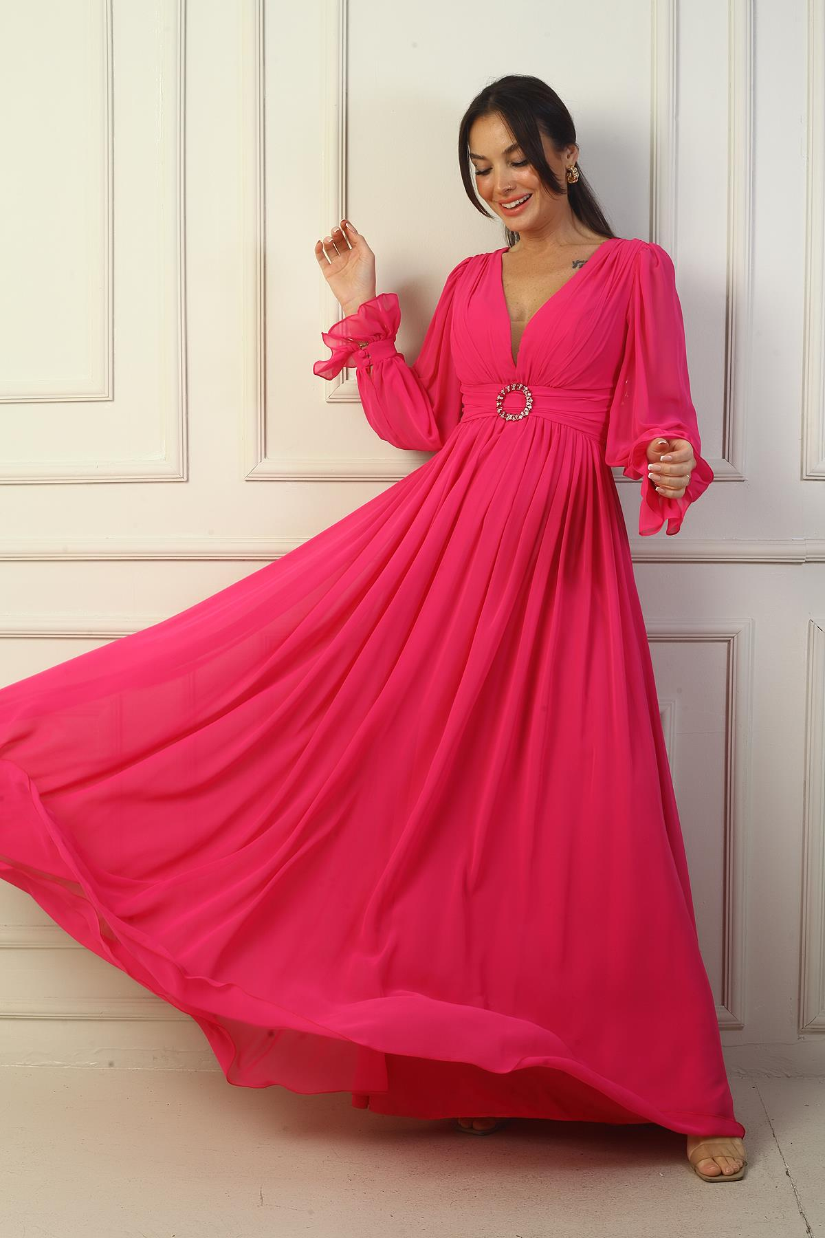 S-24Y1650002Kadın V Yaka Beli Tokalı Astarlı Şifon Uzun Abiye Elbise