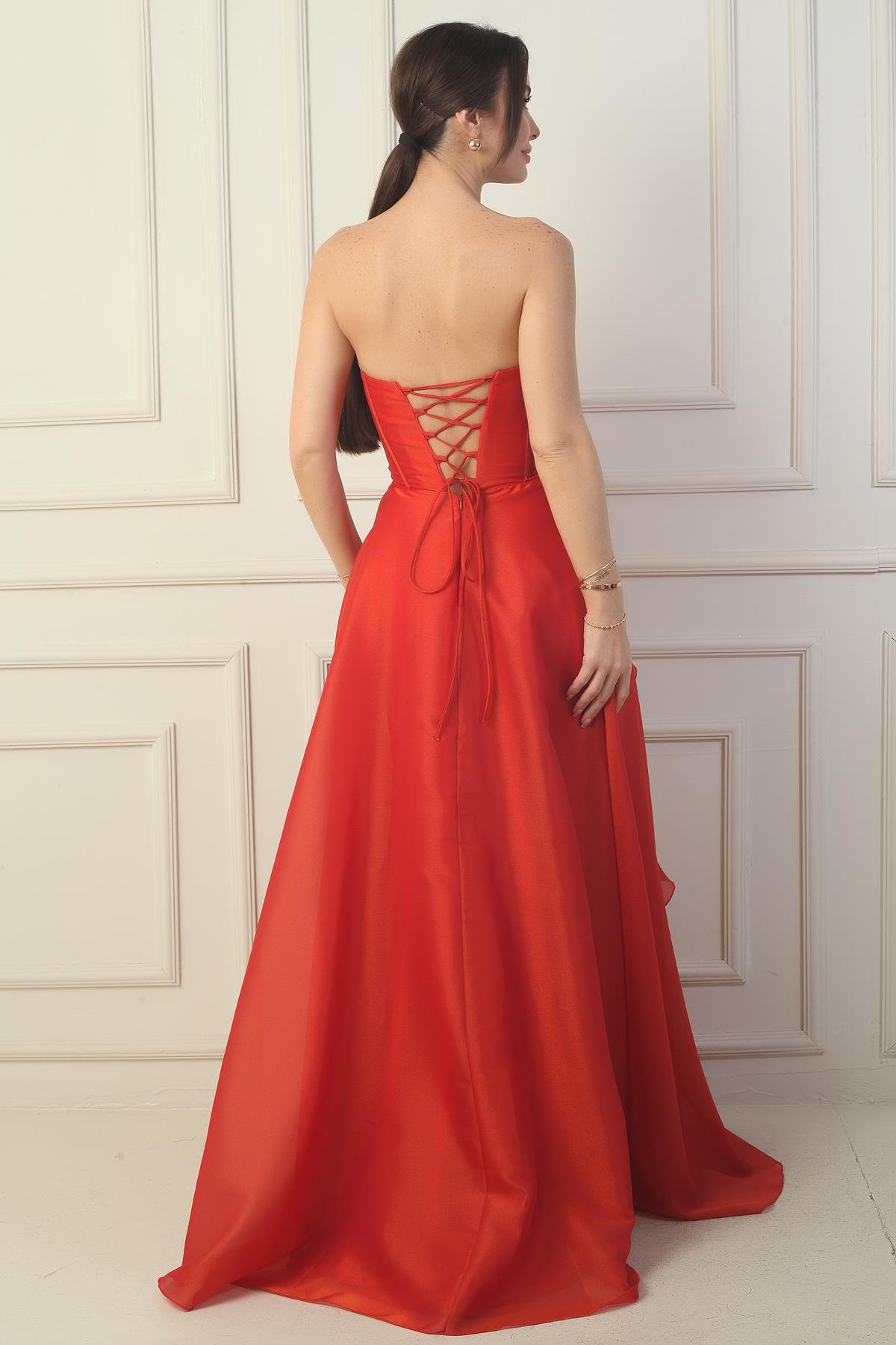 S-24Y1650013Kadın Straplez Önü Düğmeli Arkası Bağcıklı Eteği Fırfırlın Uzun Abiye Elbise