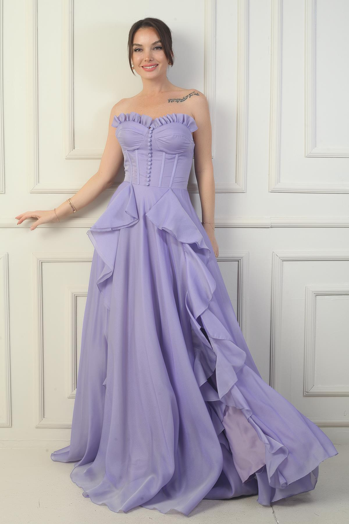 S-24Y1650013Kadın Straplez Önü Düğmeli Arkası Bağcıklı Eteği Fırfırlın Uzun Abiye Elbise