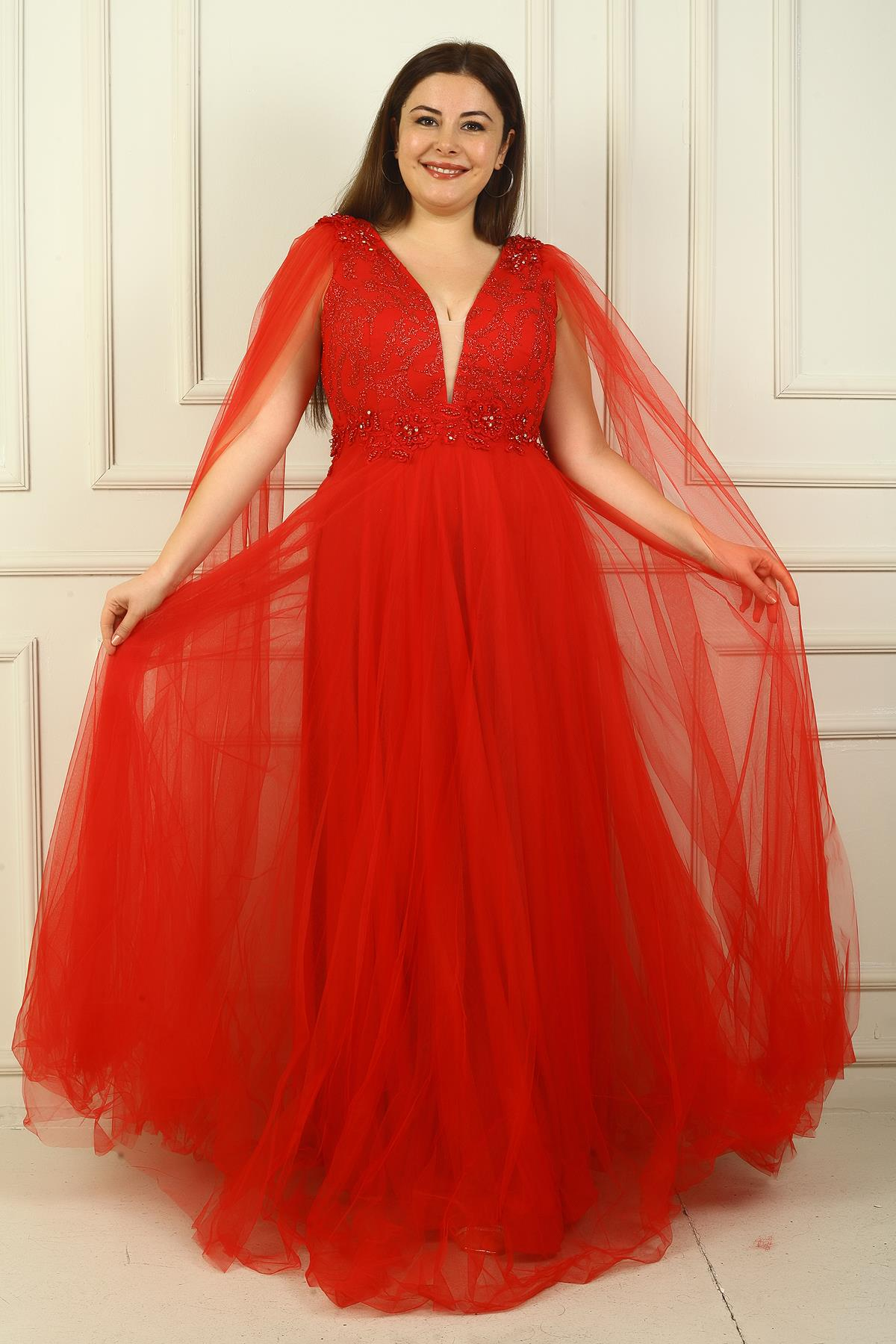 S-24Y1650014Kadın Ön Arka V Yaka Üstü Boncuk İşlemeli Geniş Beden Aralıklı Uzun Tül Abiye Elbise