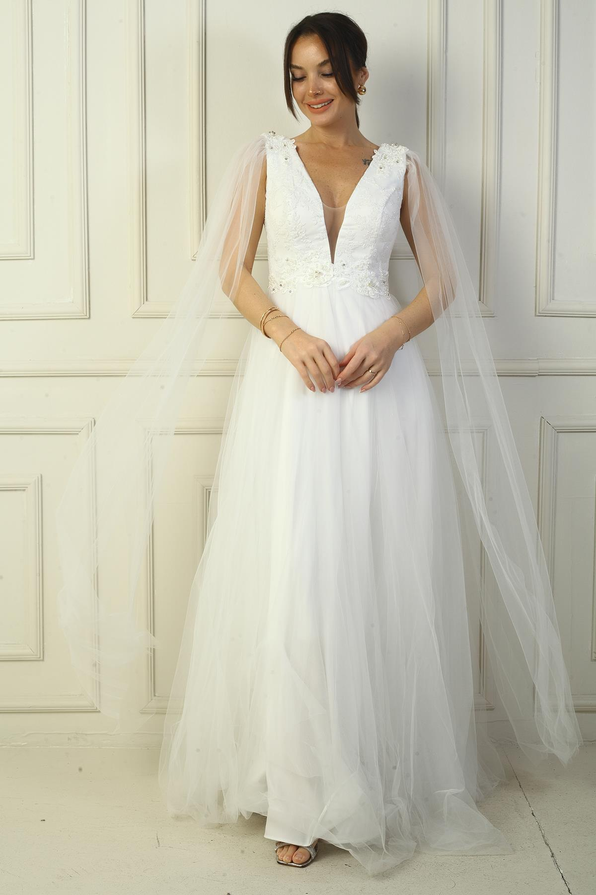 S-24Y1650014Kadın Ön Arka V Yaka Üstü Boncuk İşlemeli Geniş Beden Aralıklı Uzun Tül Abiye Elbise