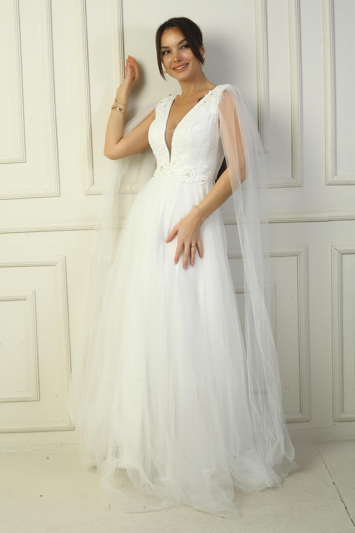 S-24Y1650014Kadın Ön Arka V Yaka Üstü Boncuk İşlemeli Geniş Beden Aralıklı Uzun Tül Abiye Elbise