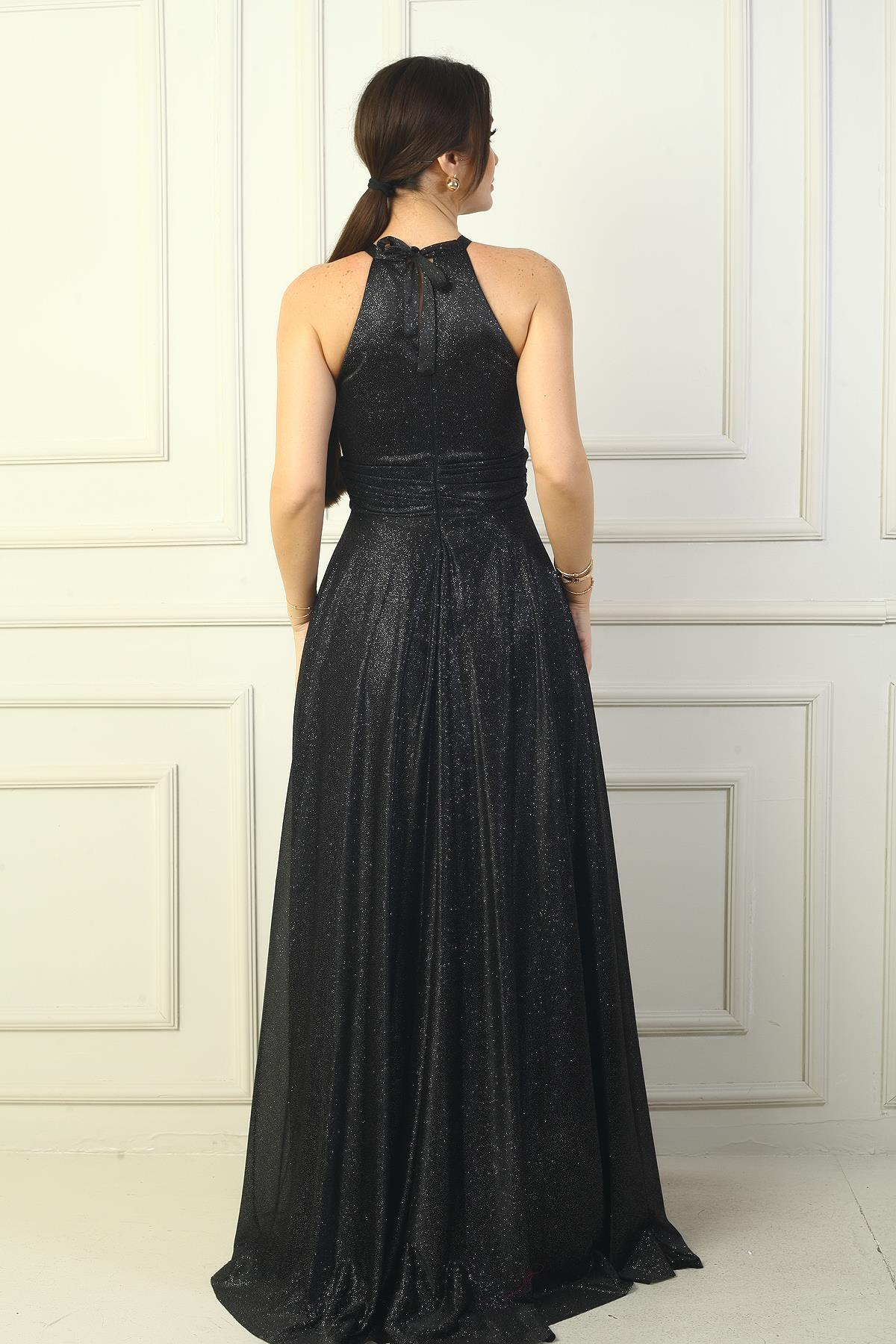 S-24Y1650015Kadın Halter Yaka Göğüs Pliseli Boyundan Bağlamalı Astarlı Uzun Simli Abiye Elbise