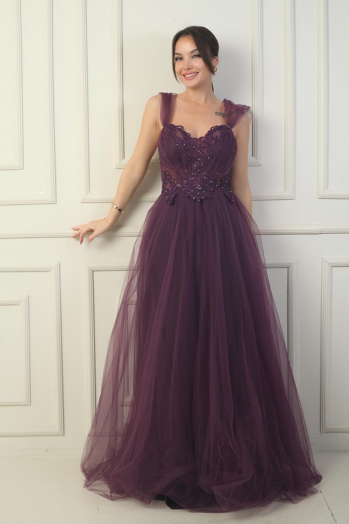 S-24Y1650016Kadın Ön Arka V Yaka Astarlı Düşük Kollu Üstü Aplike İşleme Prenses Abiye Elbise