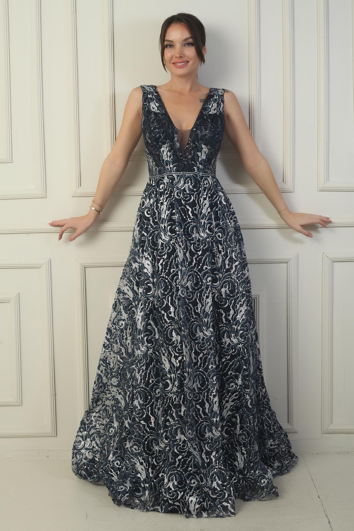 S-24Y1650017Kadın Ön Arka V Yaka Göğüs Pliseli Arkadan Bağcıklı Astarlı Sim Flok Baskı Uzun Abiye Elbise