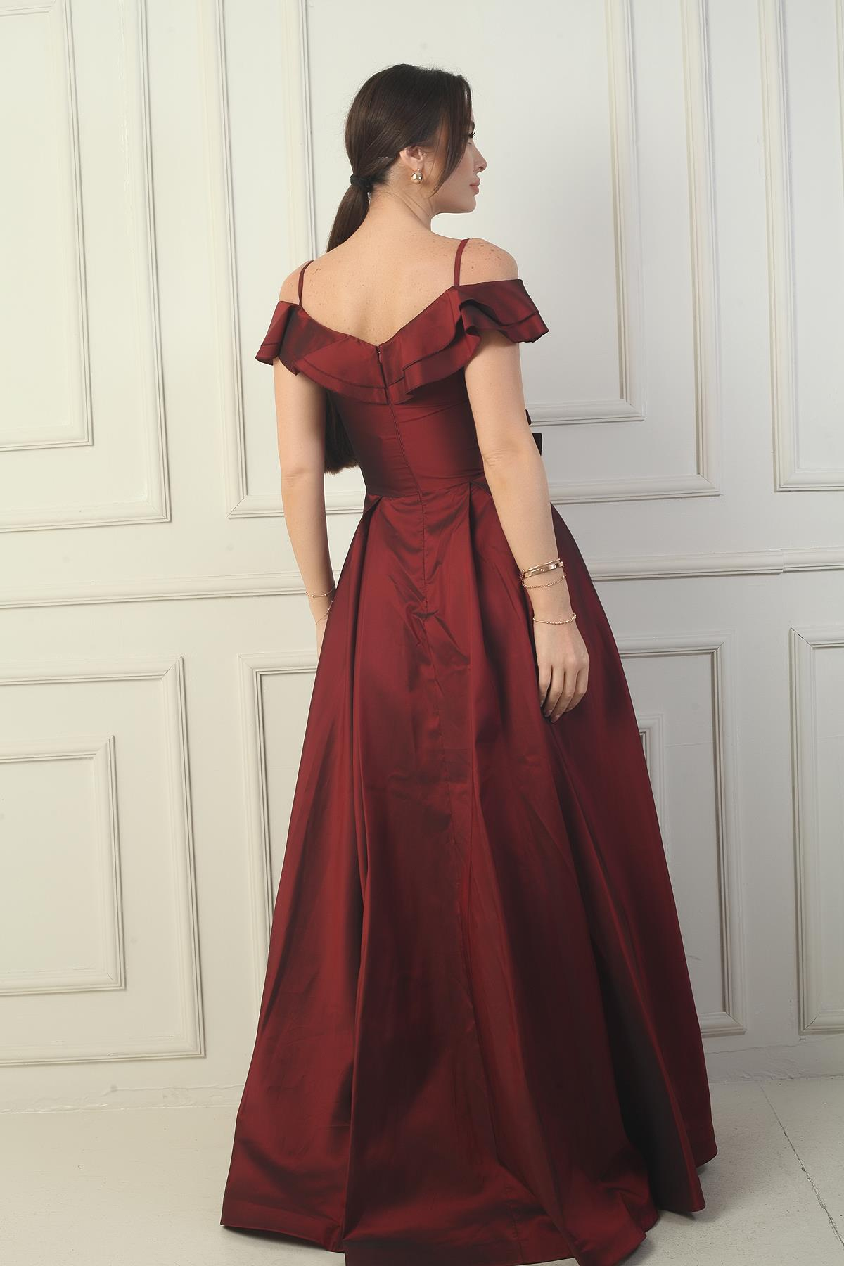 S-24Y1650021Kadın İp Askılı Kayık Yaka Gül Detaylı Astarlı Cepli Uzun Tafta Abiye Elbise