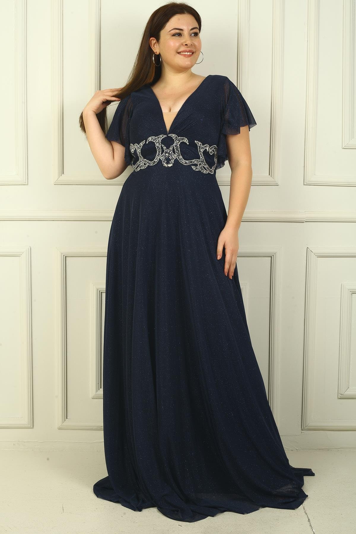 S-24Y1650023Kadın Ön Arka V Yaka Beli Taş İşlemeli Astarlı Simli Büyük Beden Abiye Elbise