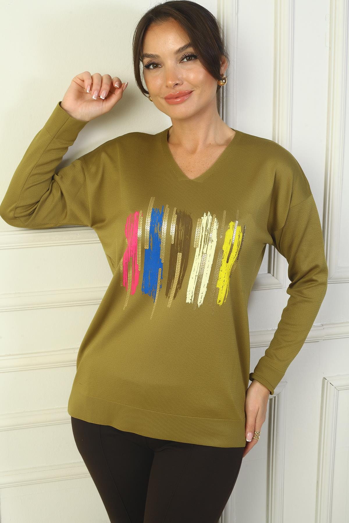 S-24Y1800003Kadın V Yaka Önü Baskılı Triko Kazak