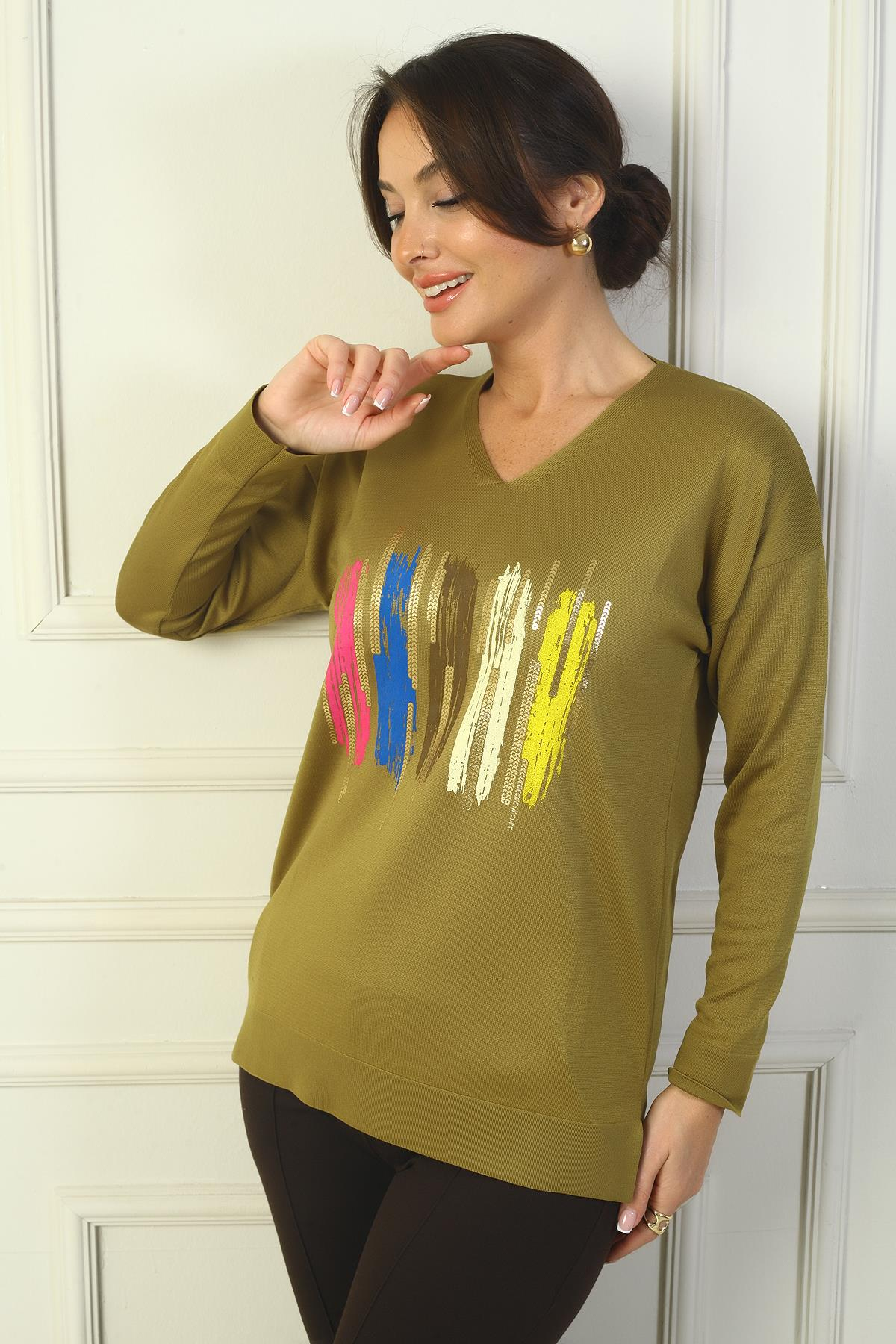 S-24Y1800003Kadın V Yaka Önü Baskılı Triko Kazak