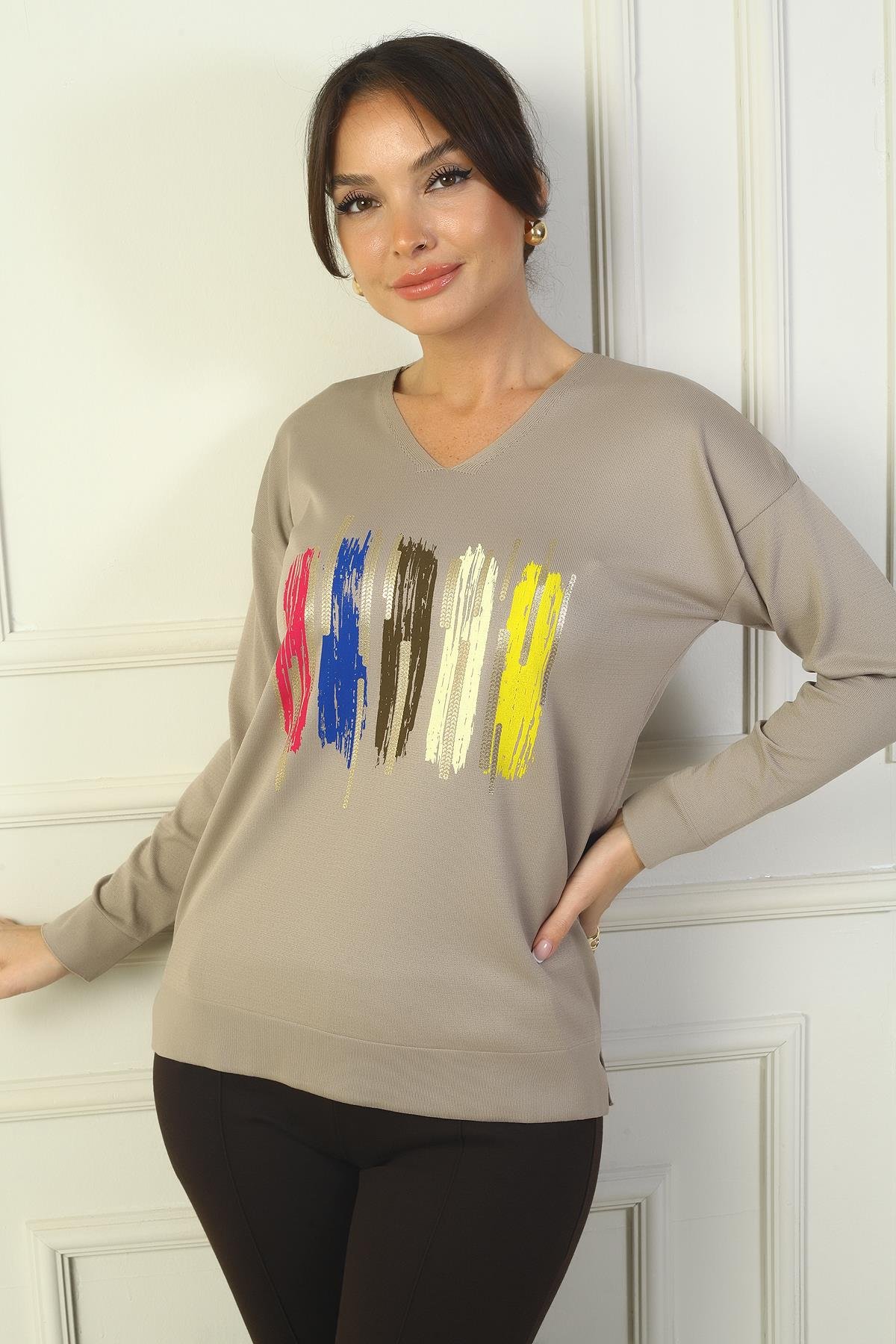 S-24Y1800003Kadın V Yaka Önü Baskılı Triko Kazak