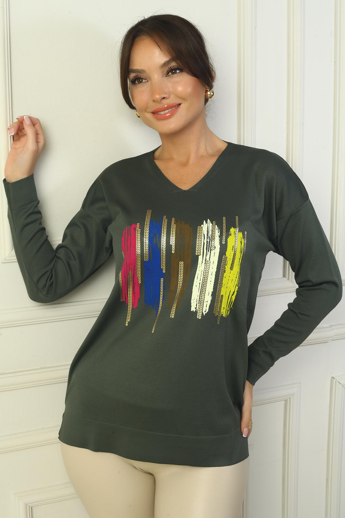 S-24Y1800003Kadın V Yaka Önü Baskılı Triko Kazak