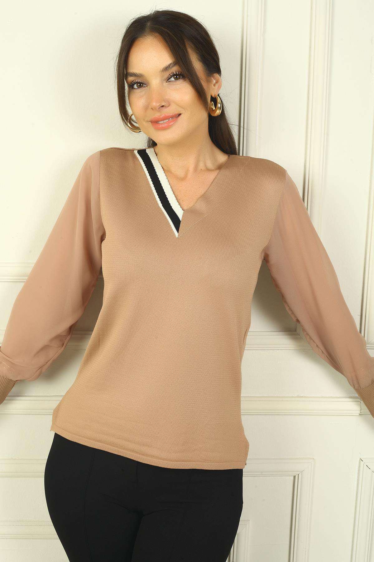 S-24Y1800011Kadın V Yaka Yarısı Şeritli Kolları Şifon Kazak