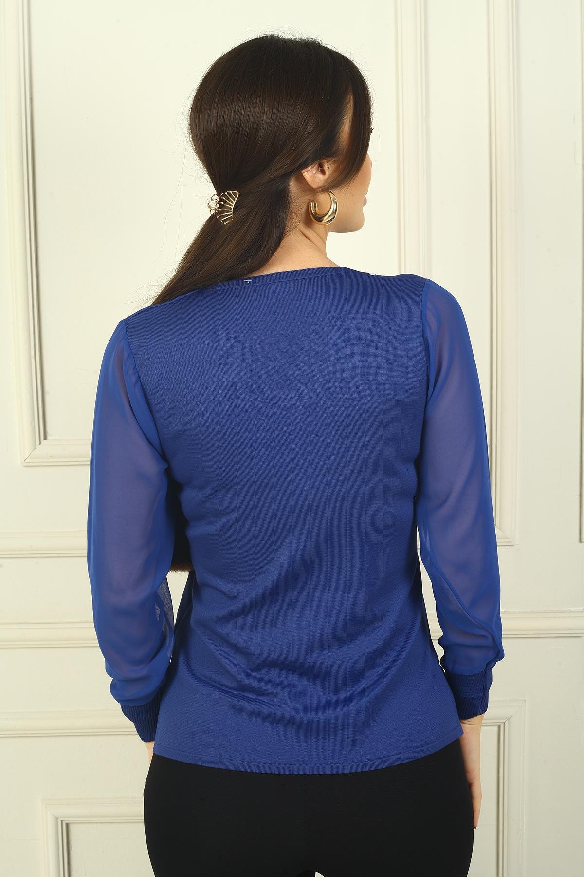 S-24Y1800011Kadın V Yaka Yarısı Şeritli Kolları Şifon Kazak