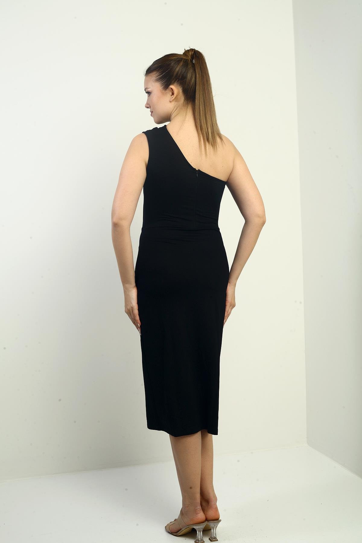 S-24Y2220022Kadın Tek Omuzlu Yırtmaçlı Büzgülü Midi Elbise