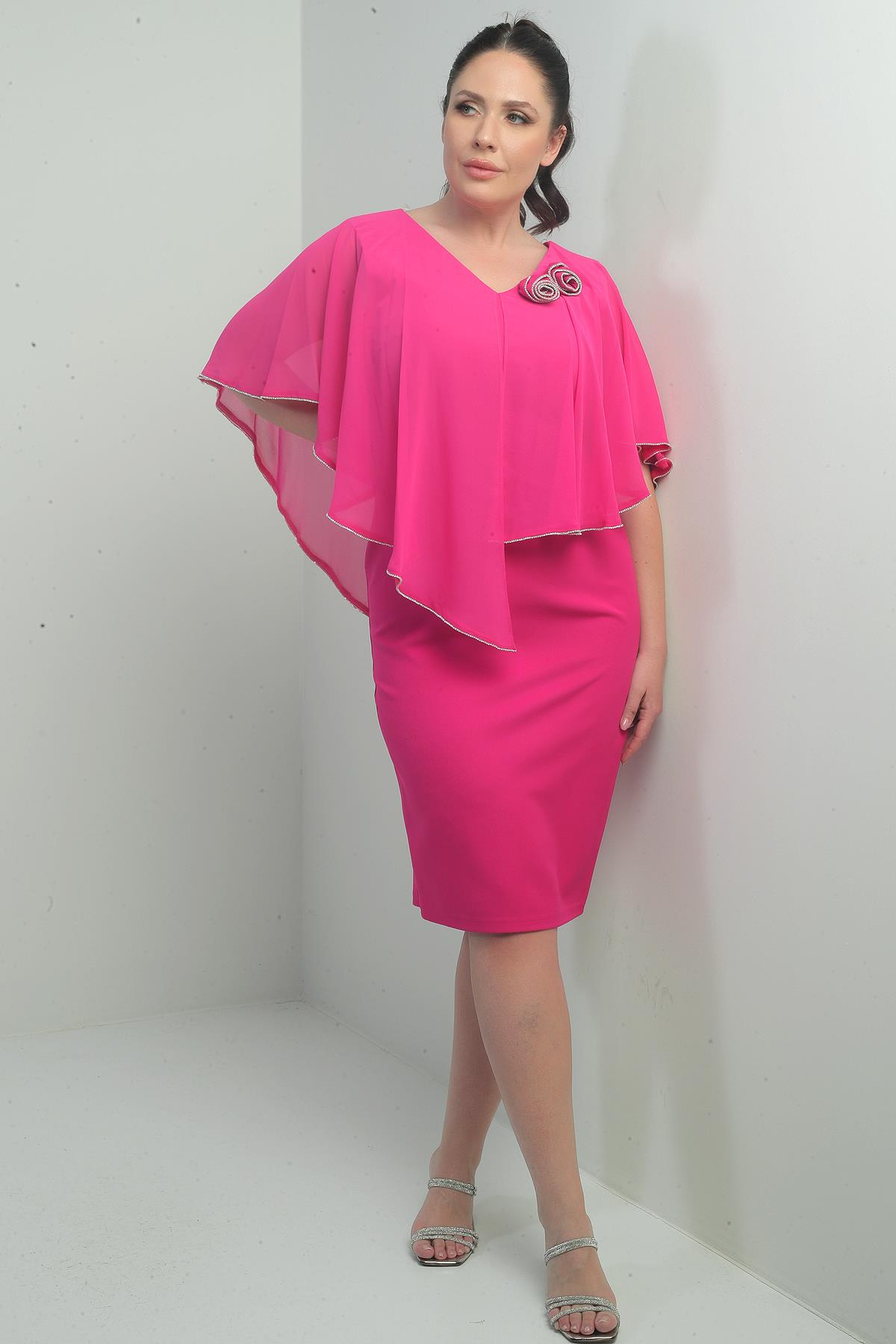 S-24Y2580032Kadın Ön Arka V Yaka Üstü Şifon Taş Detaylı Güllü Büyük Beden Krep Kısa Elbise