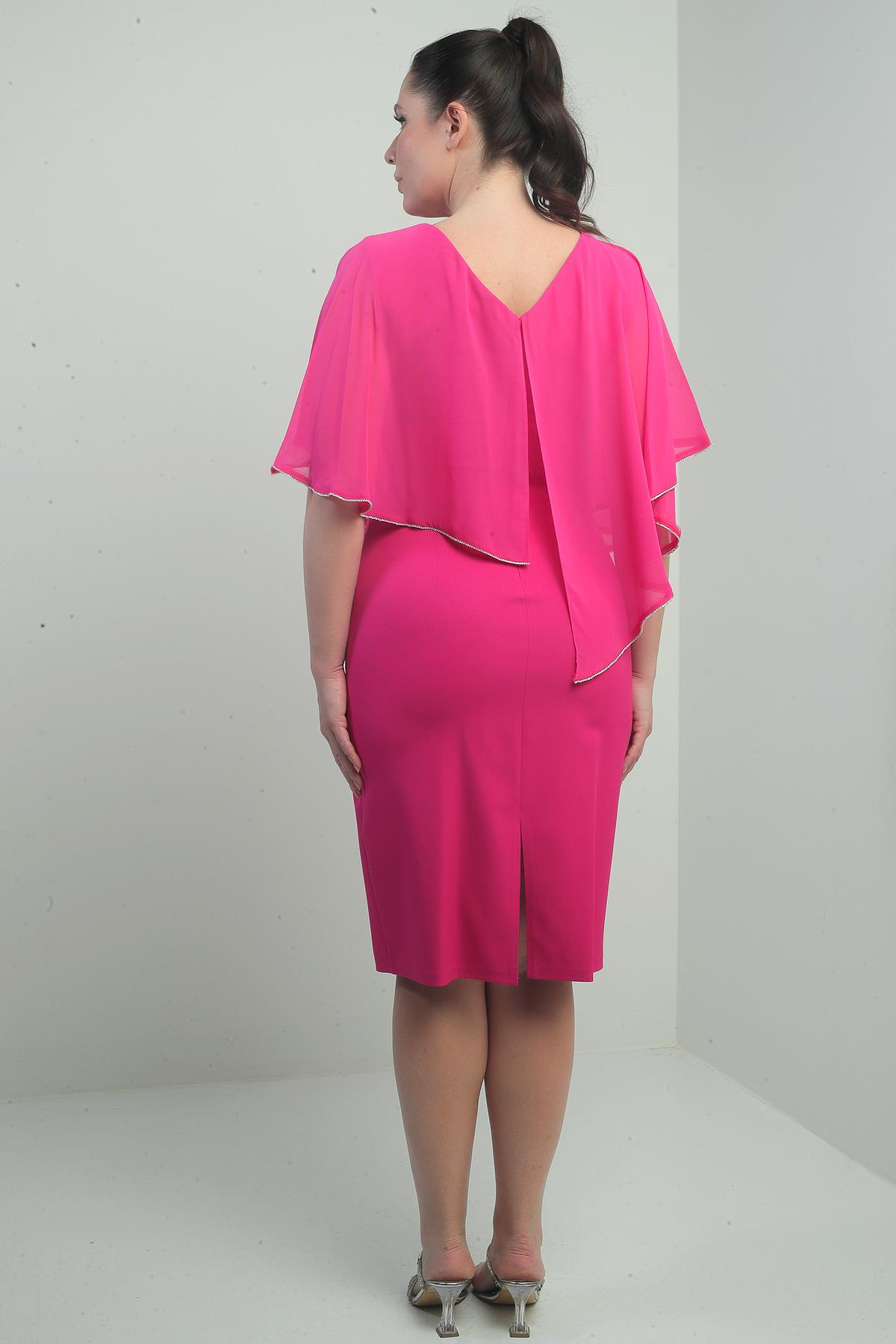 S-24Y2580032Kadın Ön Arka V Yaka Üstü Şifon Taş Detaylı Güllü Büyük Beden Krep Kısa Elbise