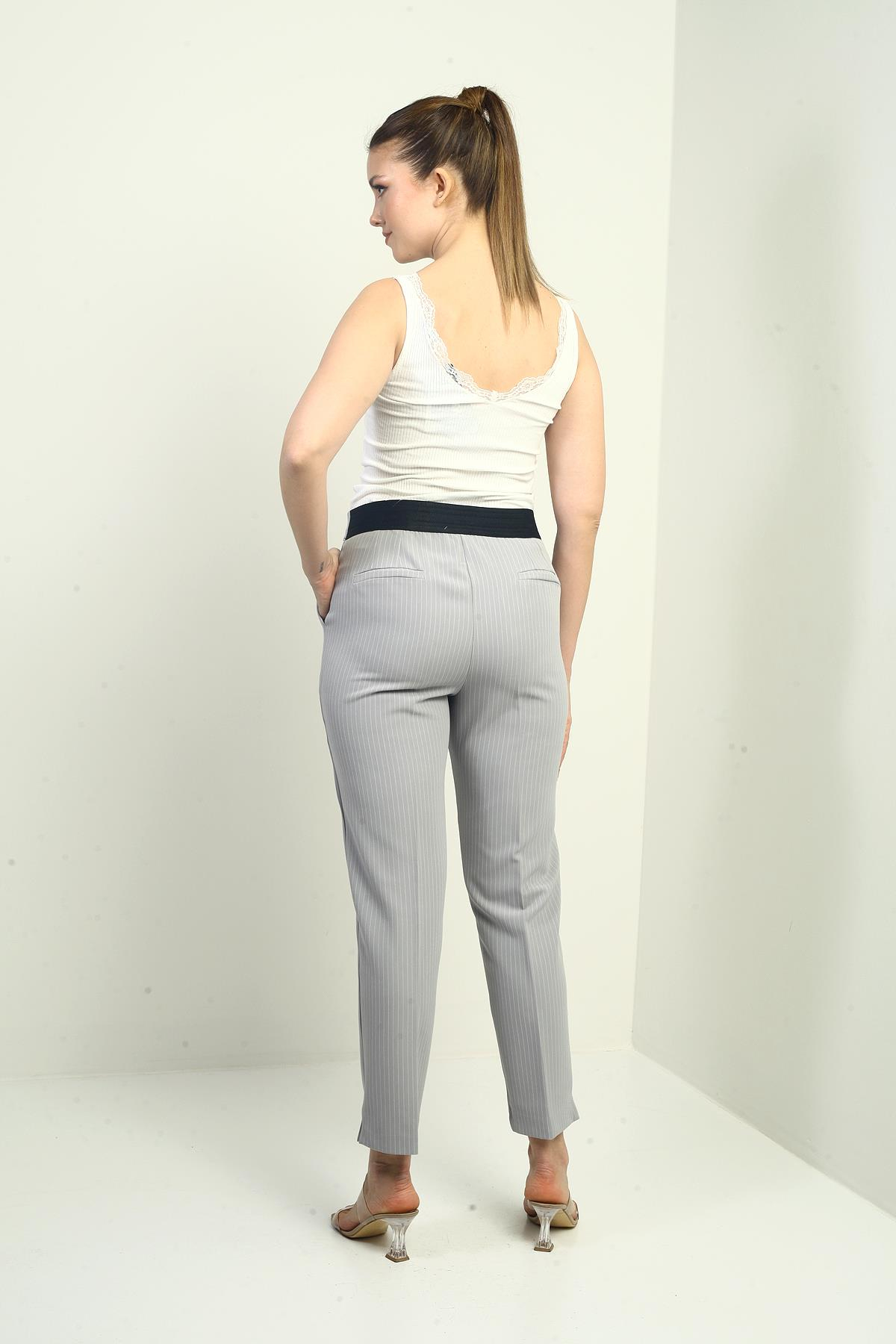 S-24Y2800017Kadın Beli Lastikli Cepli Boyuna Çizgili Dar Paça Pantolon