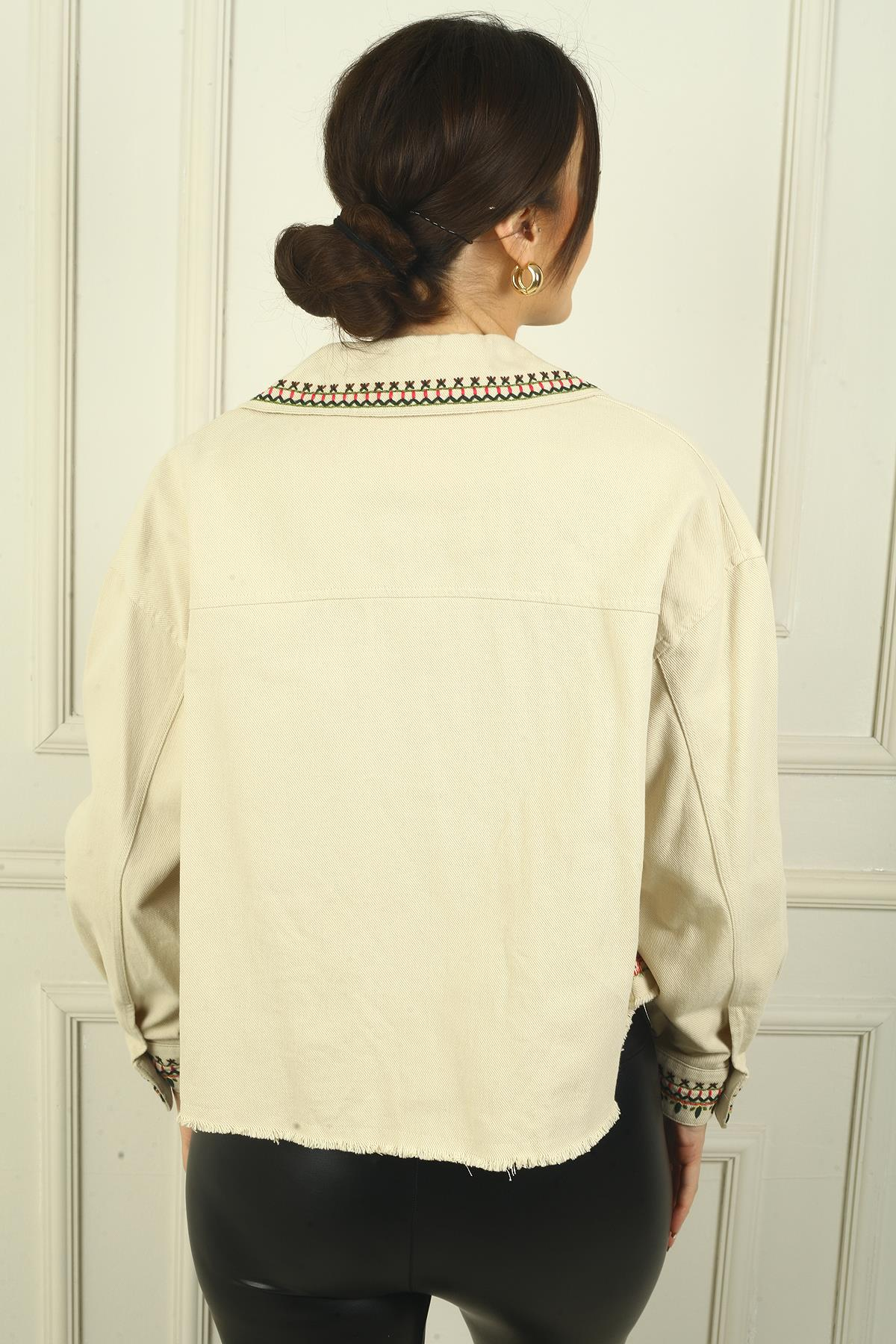 S-24Y2800022Kadın Nakış Detaylı Önü Metal Düğmeli Tek Cepli Gömlek